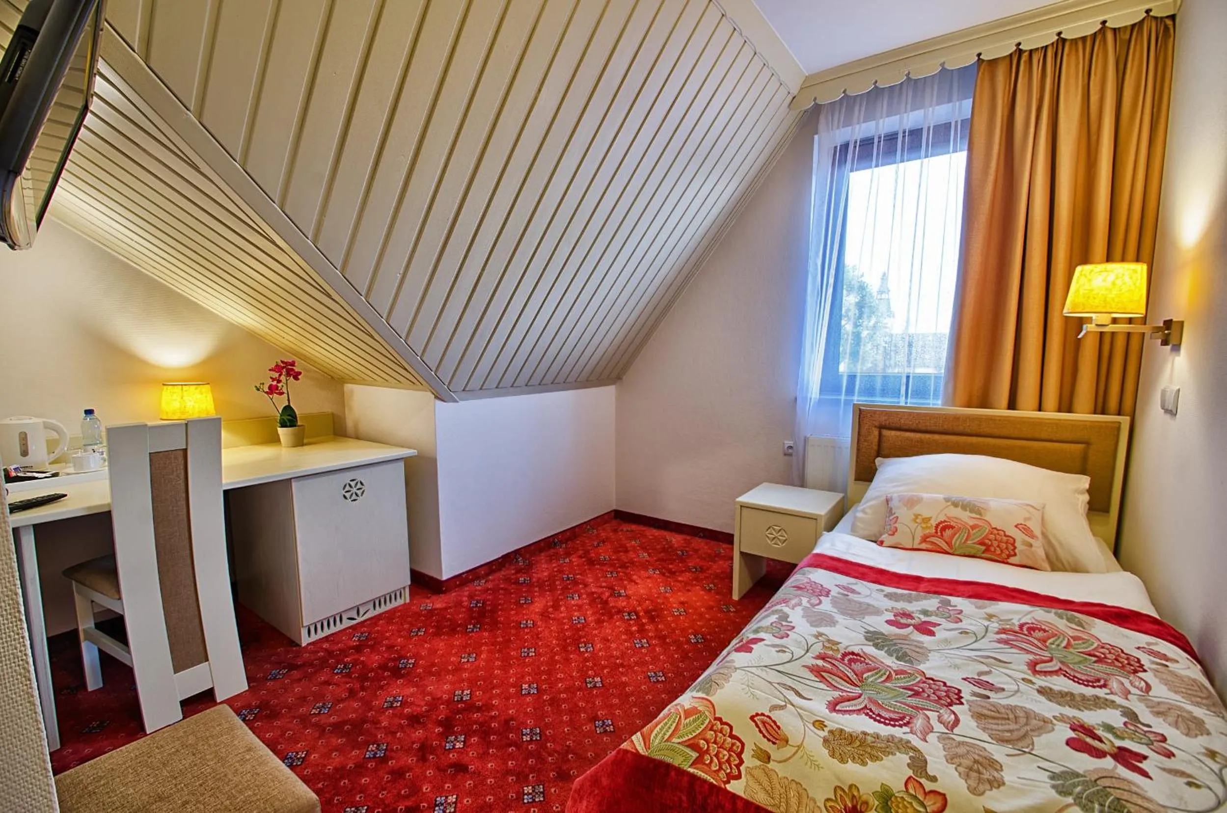Photo of the whole room, Bed in Hotel Toporów