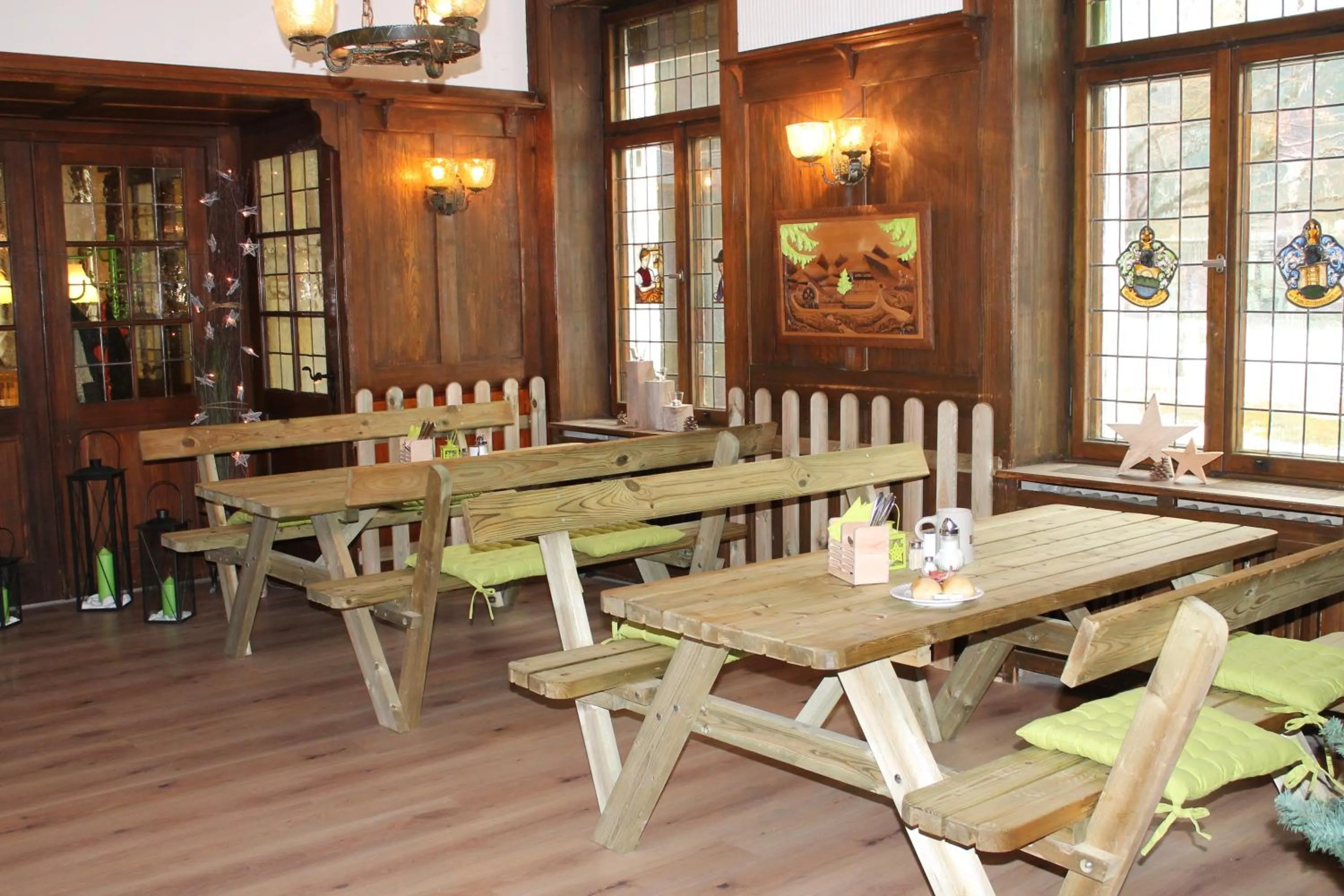 Restaurant/places to eat in Action Forest Hotel - Kletterwald - Lasertag - nähe Badeparadies