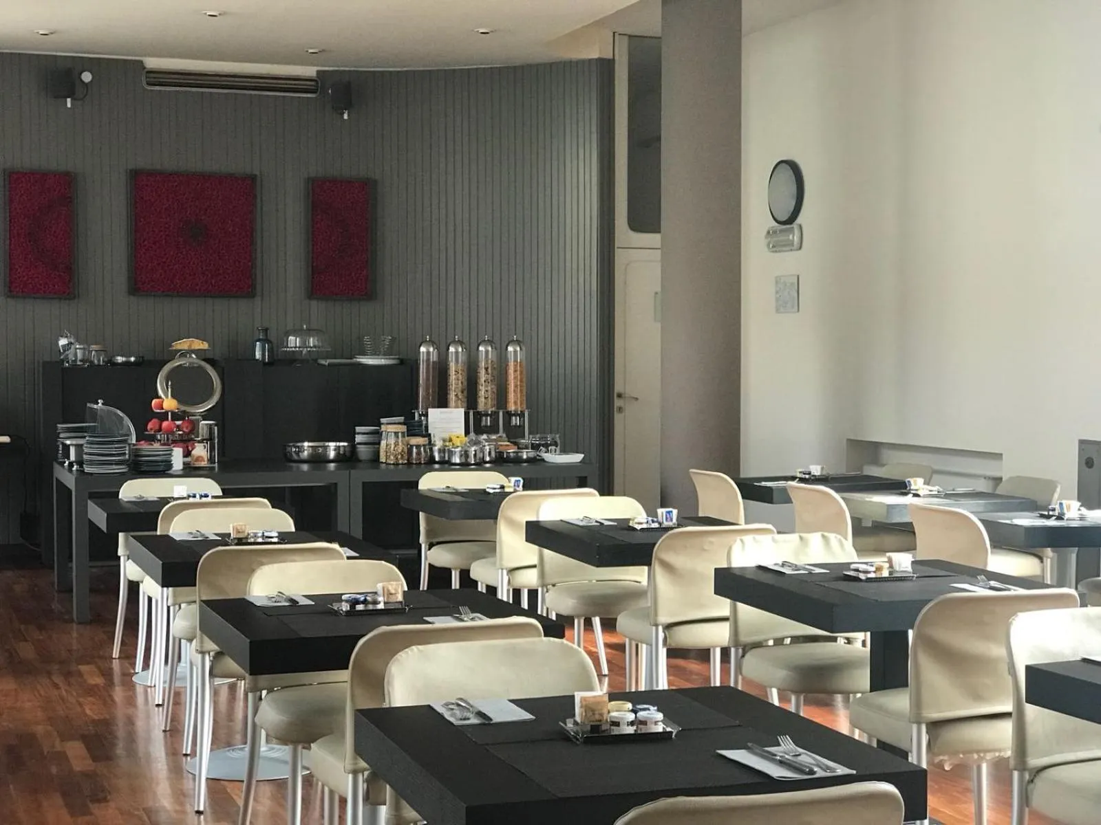 Area and facilities in Hotel Cora