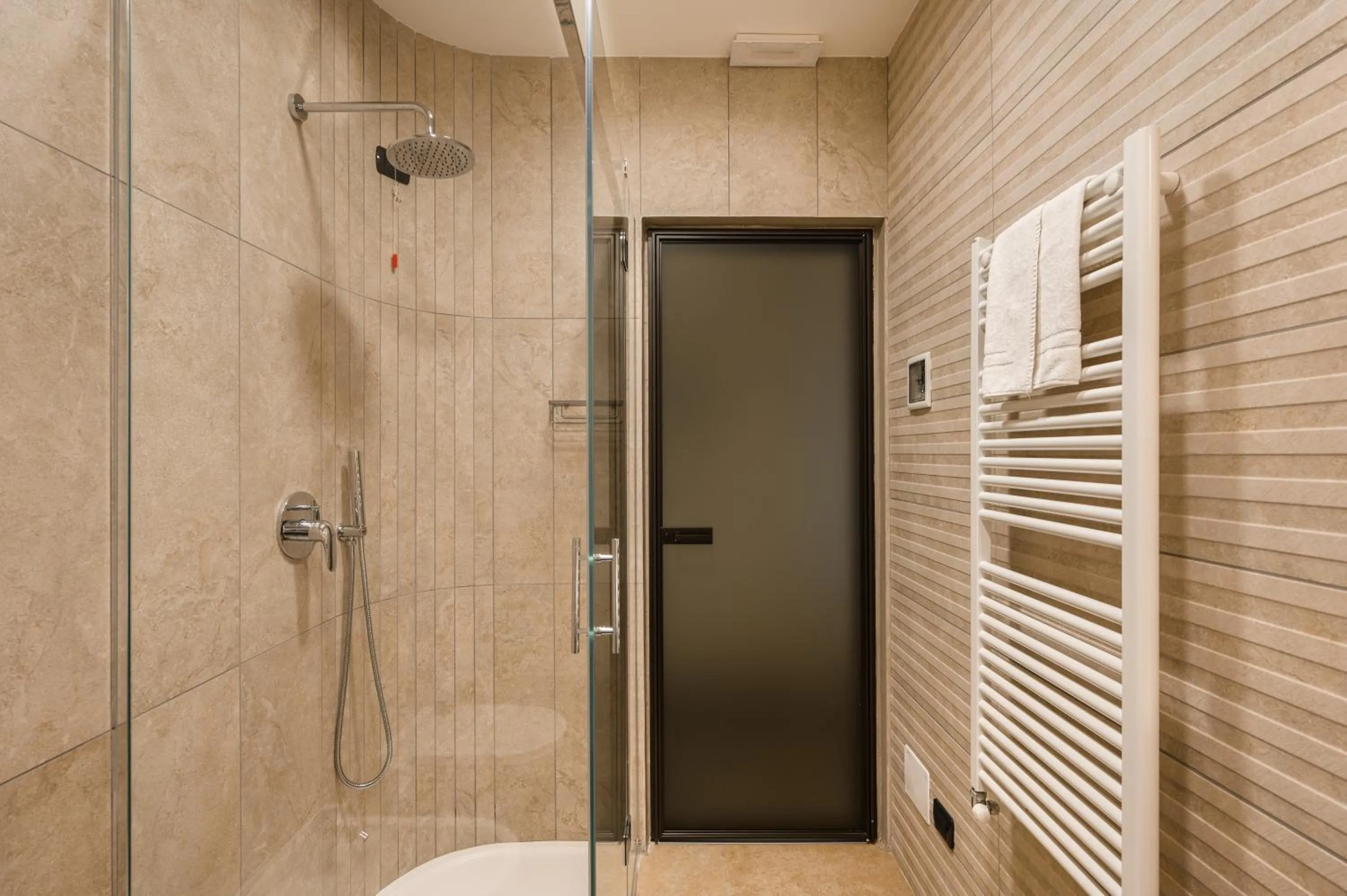 Shower in Hotel Cora