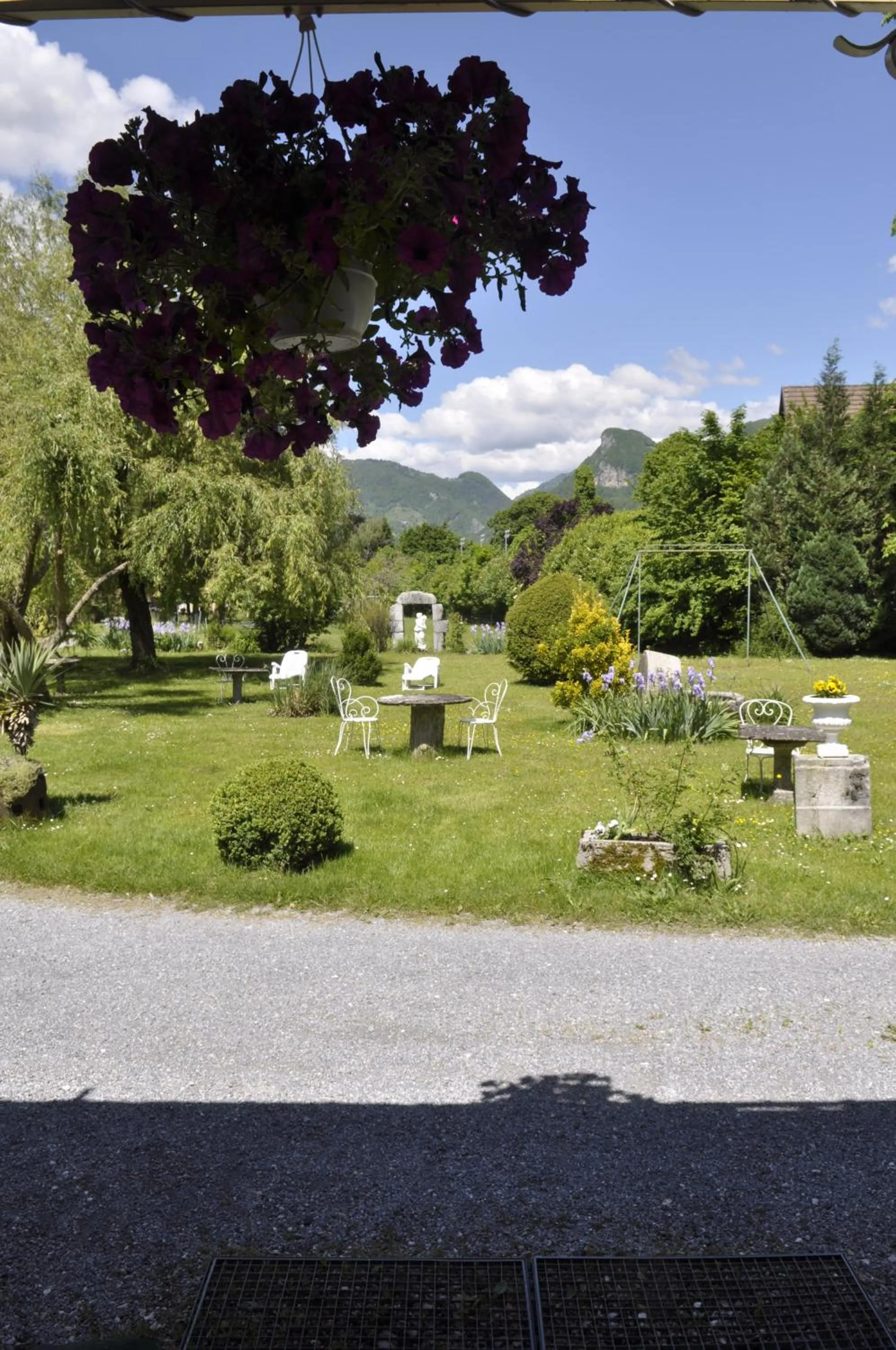 Garden view in Hotel Du Parc - Manoir Du Baron Blanc