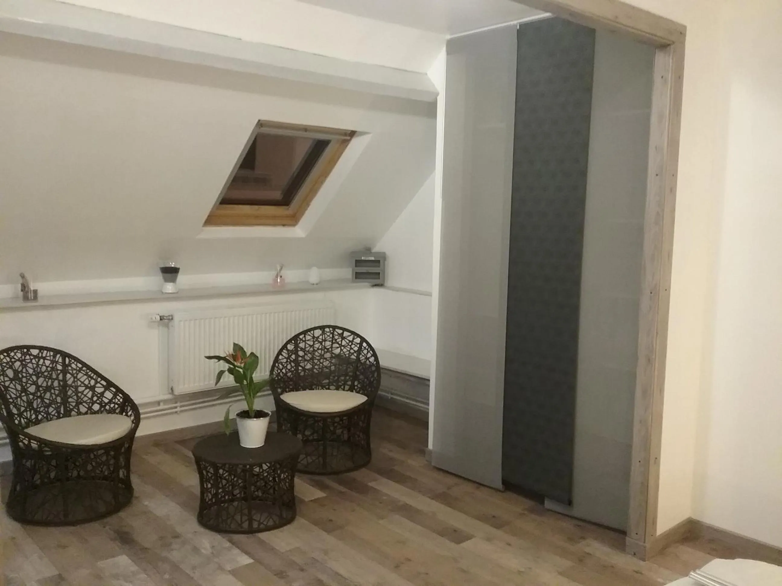 Decorative detail in Chambre d'hôtes "COQUELICOT"