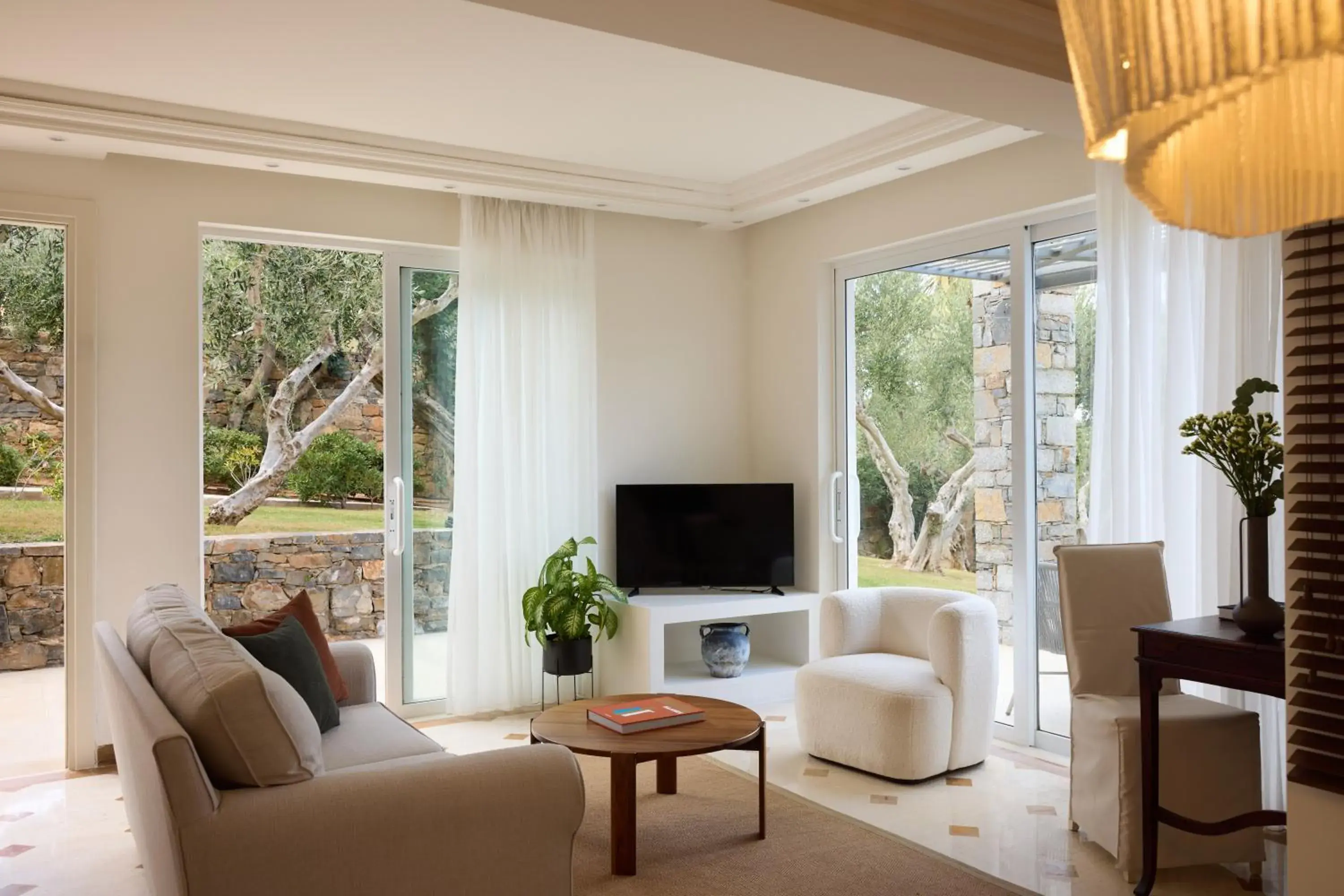 One Bedroom Deluxe Suite in Elounda Gulf Villas by Sandglass One Bedroom Deluxe Suite in Elounda Gulf Villas by Sandglass