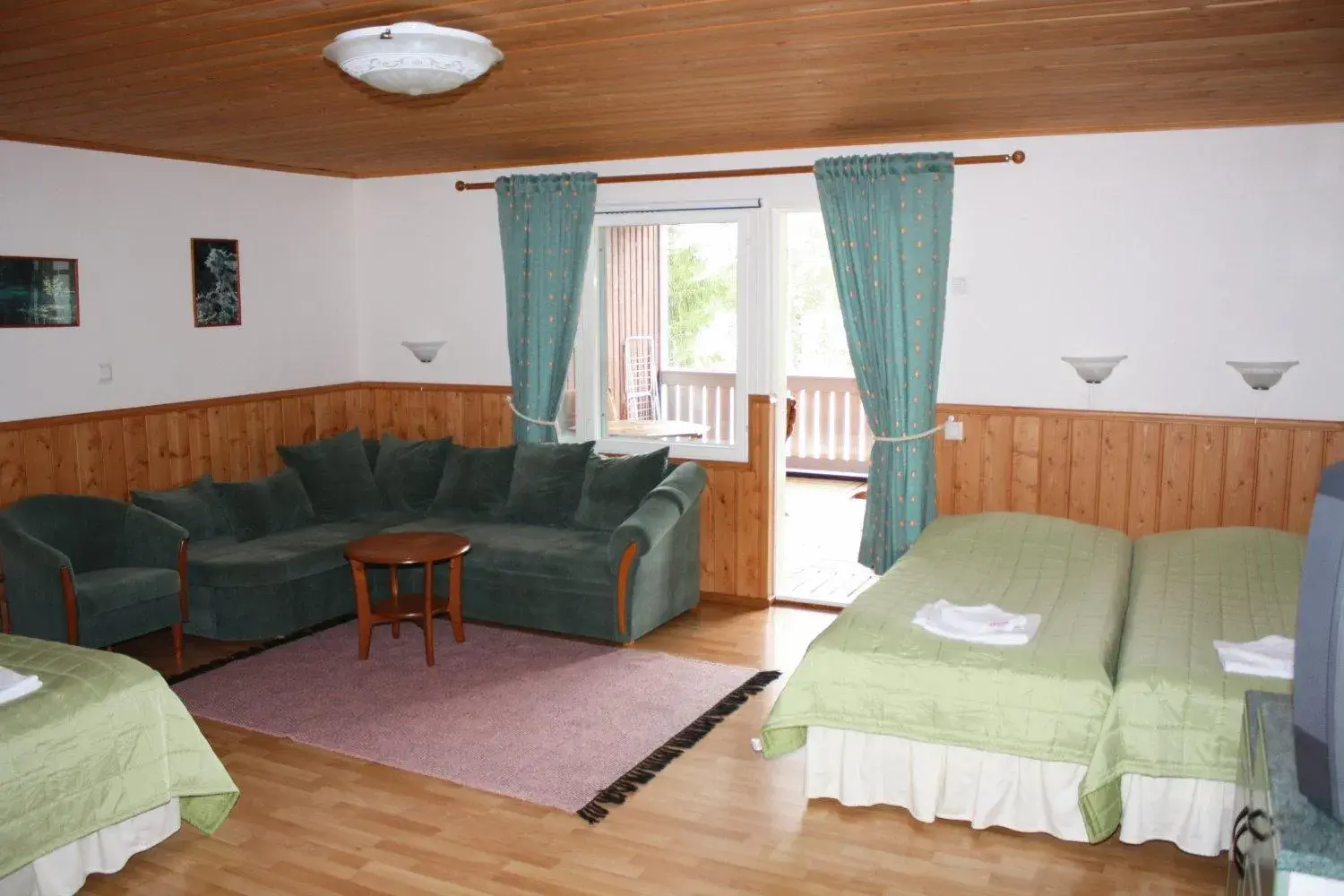 Standard Triple Room in Hotel Rantakatti Standard Triple Room in Hotel Rantakatti