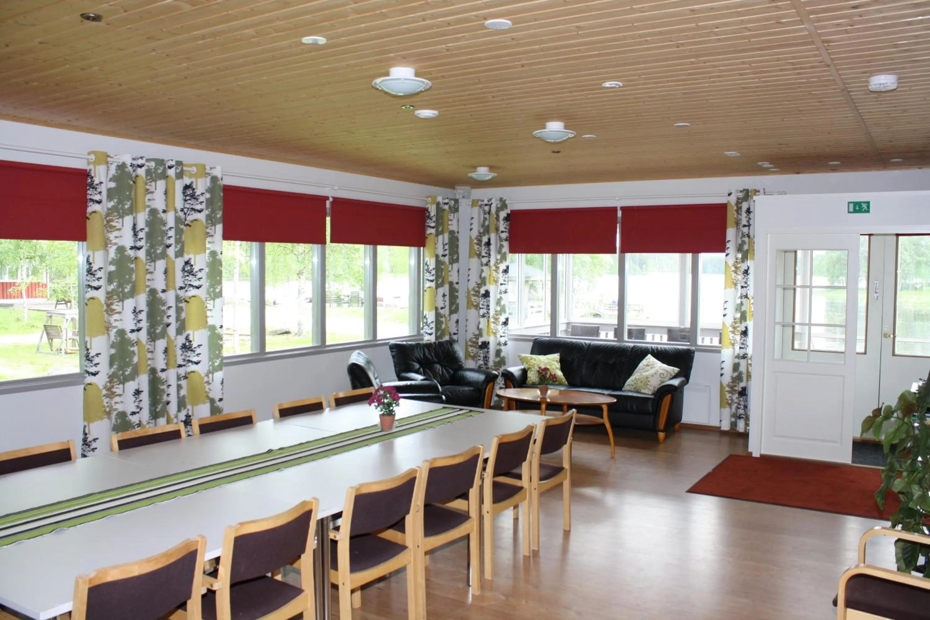 Communal lounge/ TV room in Hotel Rantakatti