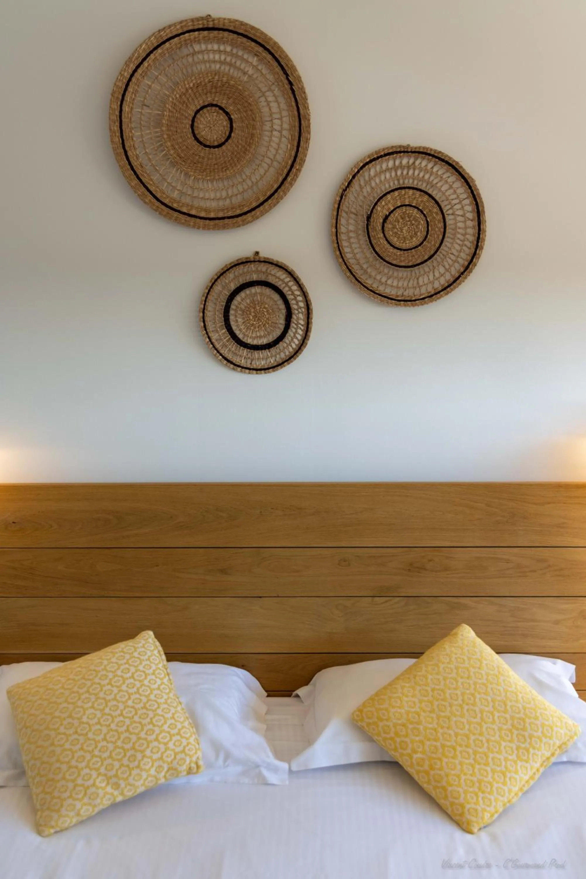 Decorative detail, Bed in Logis Hôtels - Le Bellaroc - Hôtel 2 étoiles et Restaurant