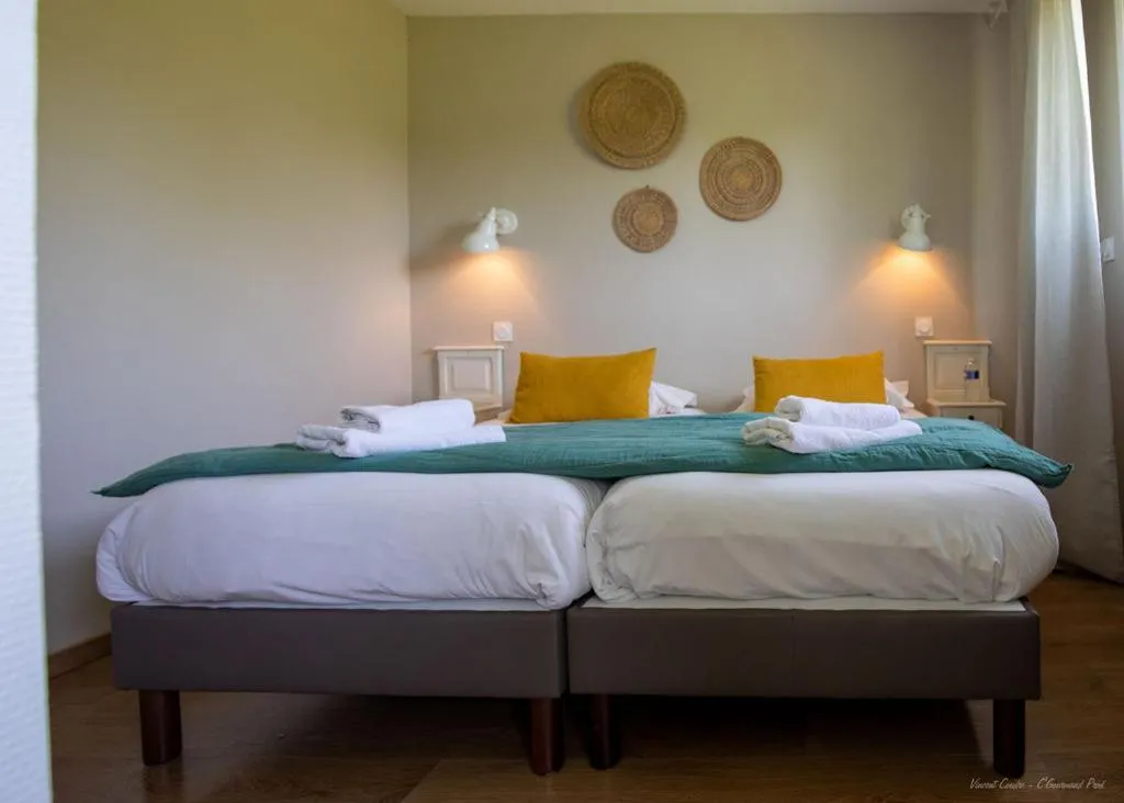 Bedroom, Bed in Logis Hôtels - Le Bellaroc - Hôtel 2 étoiles et Restaurant