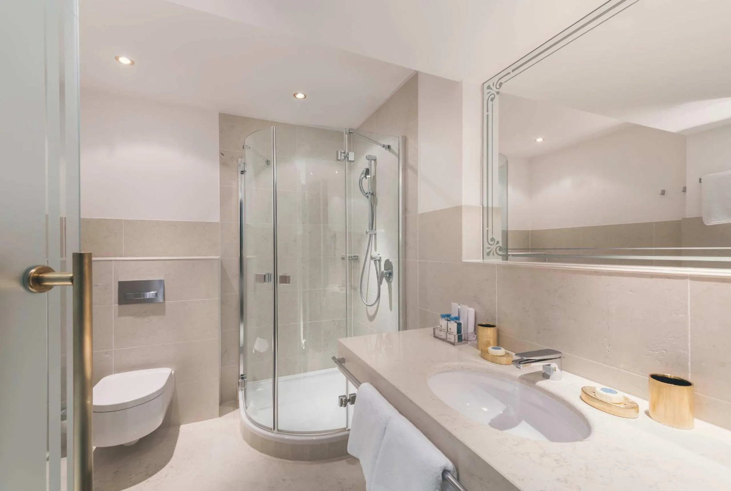 Shower in Schlosshotel Ischgl 5-Sterne Superior