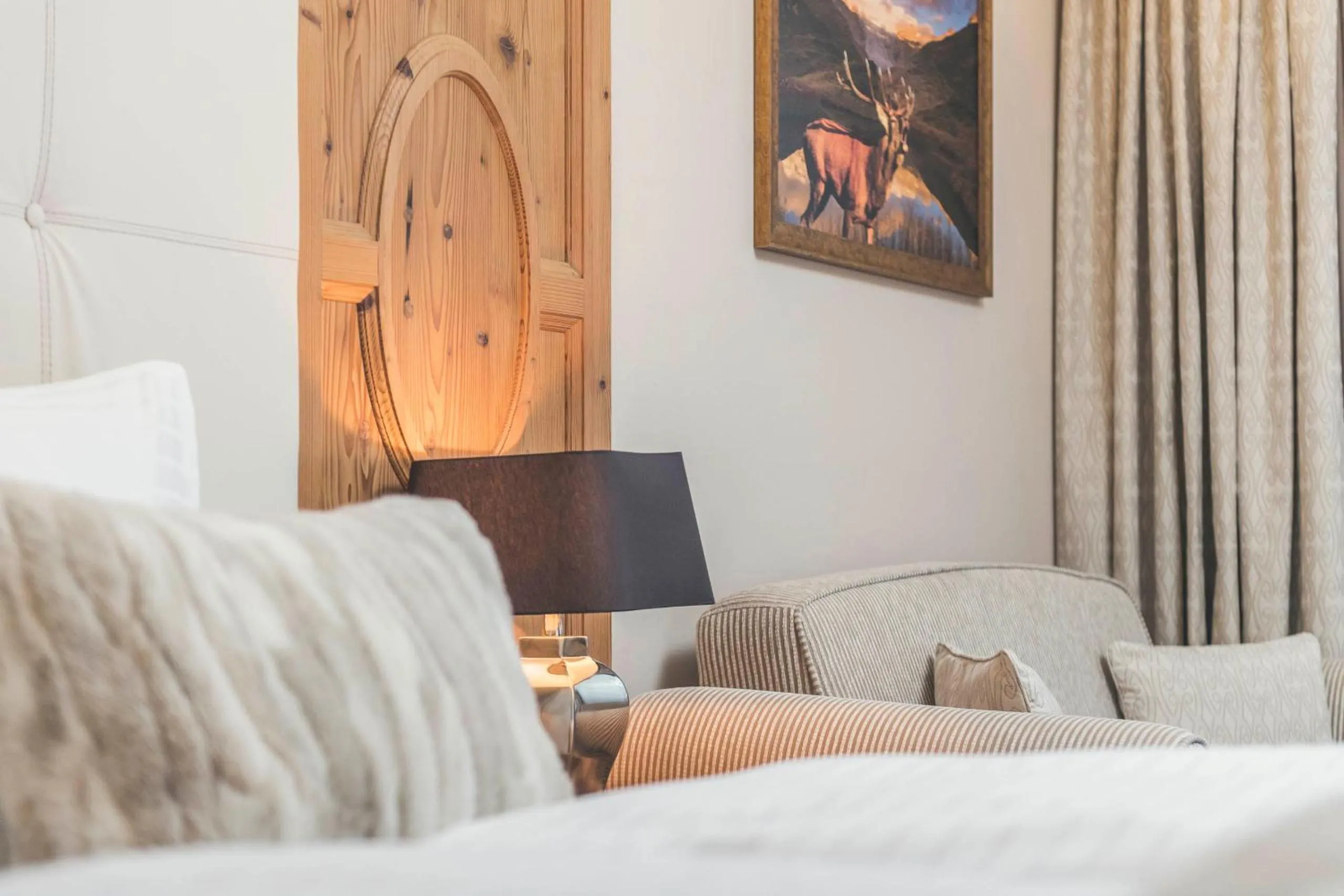 Photo of the whole room, Bed in Schlosshotel Ischgl 5-Sterne Superior