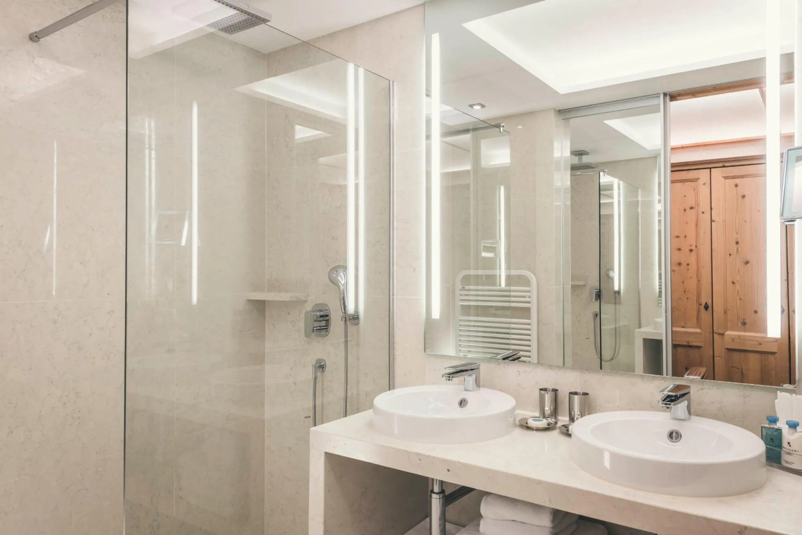 Shower in Schlosshotel Ischgl 5-Sterne Superior