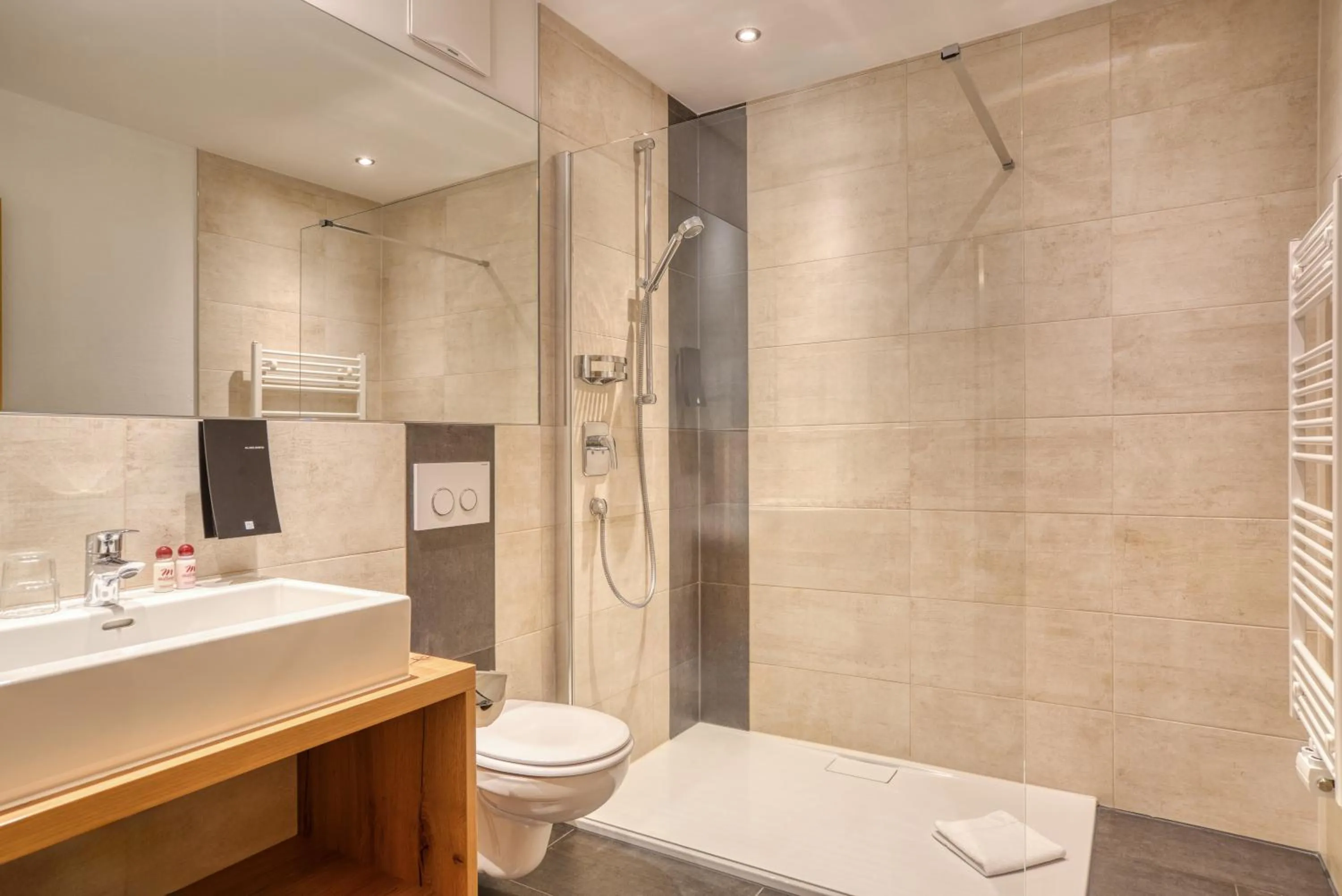 Shower in Mallaun Hotel.Erlebnis