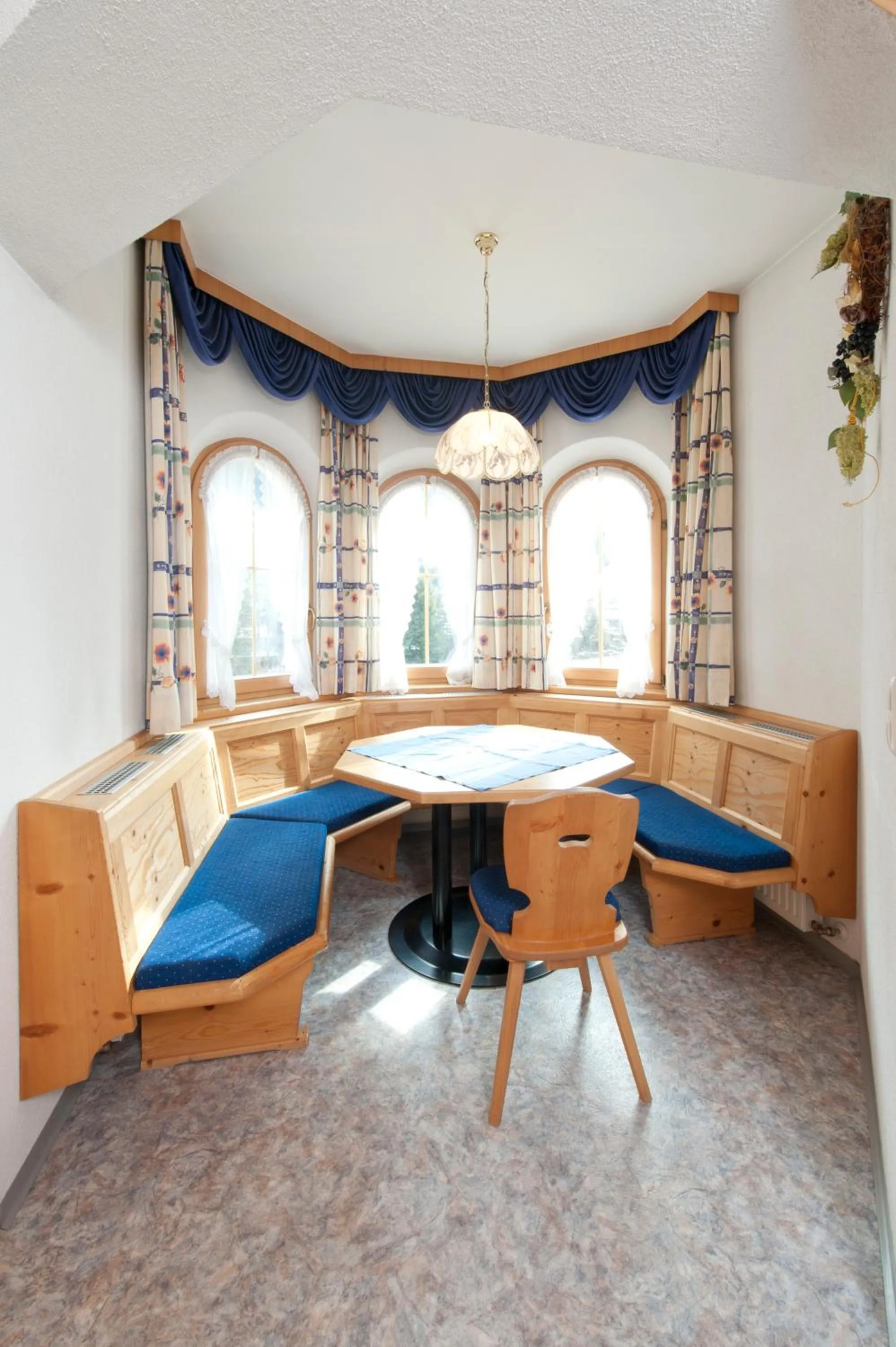 Dining area in Mallaun Hotel.Erlebnis