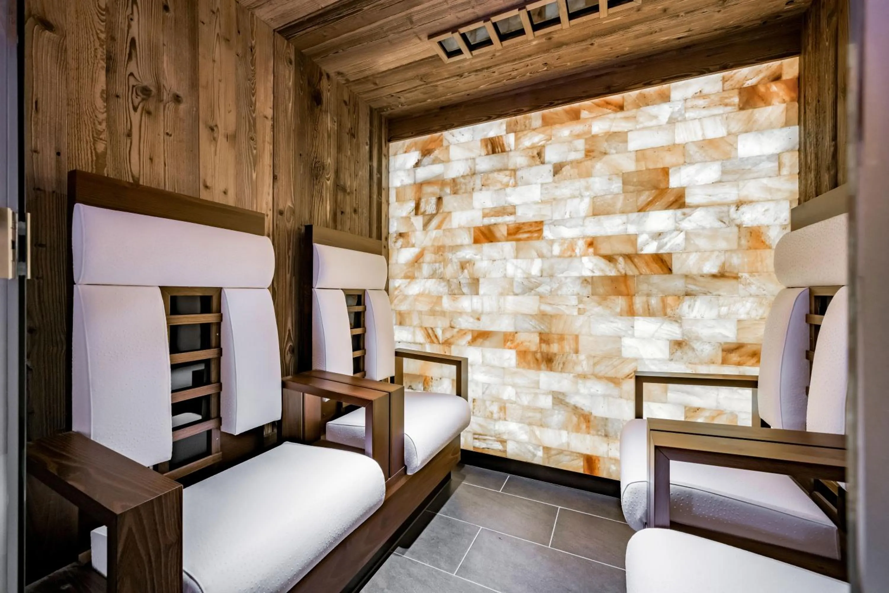 Sauna, Bed in Mallaun Hotel.Erlebnis