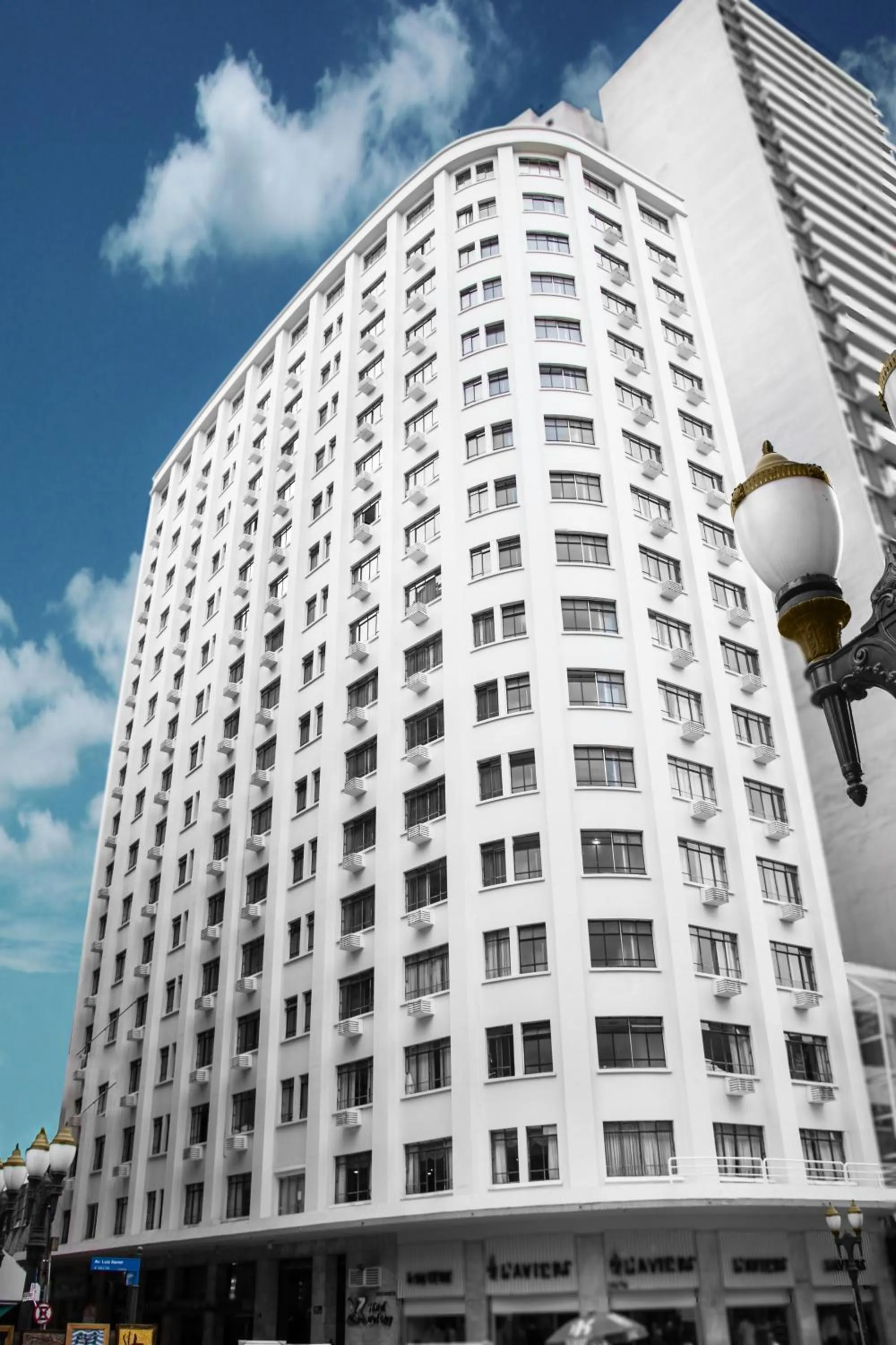 Facade/entrance in HOTEL DEL REY CURITIBA by POTY - NA FAMOSA RUA XV DE NOVEMBRO