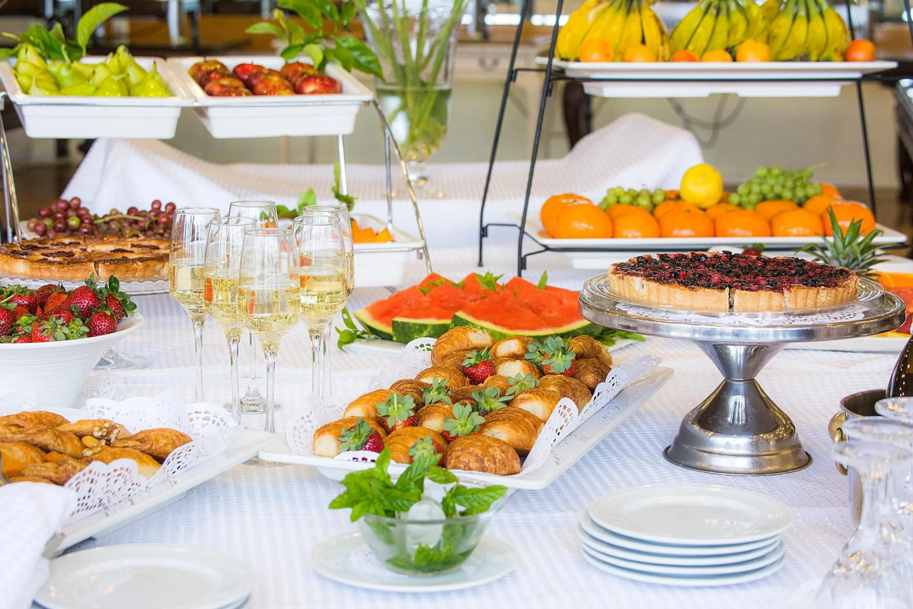 The Seasons Hotel -Studio & Suite