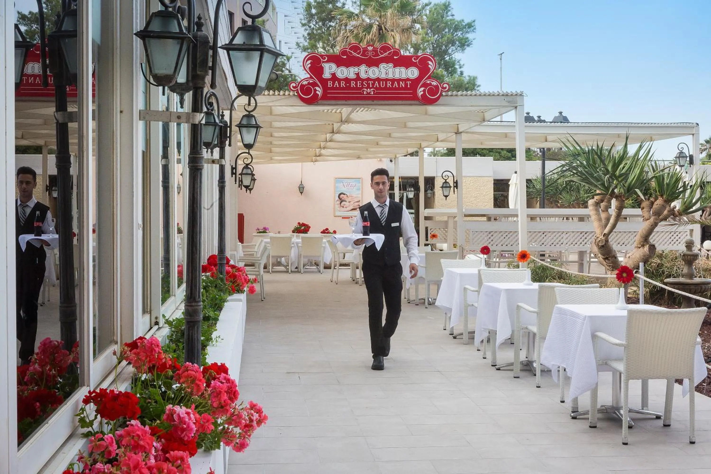 The Seasons Hotel -Studio & Suite