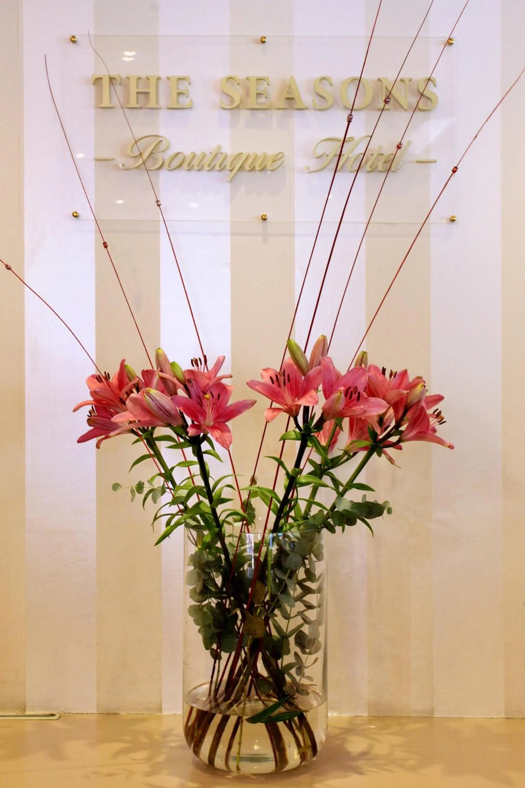 Lobby or reception in The Seasons Hotel -Studio & Suite