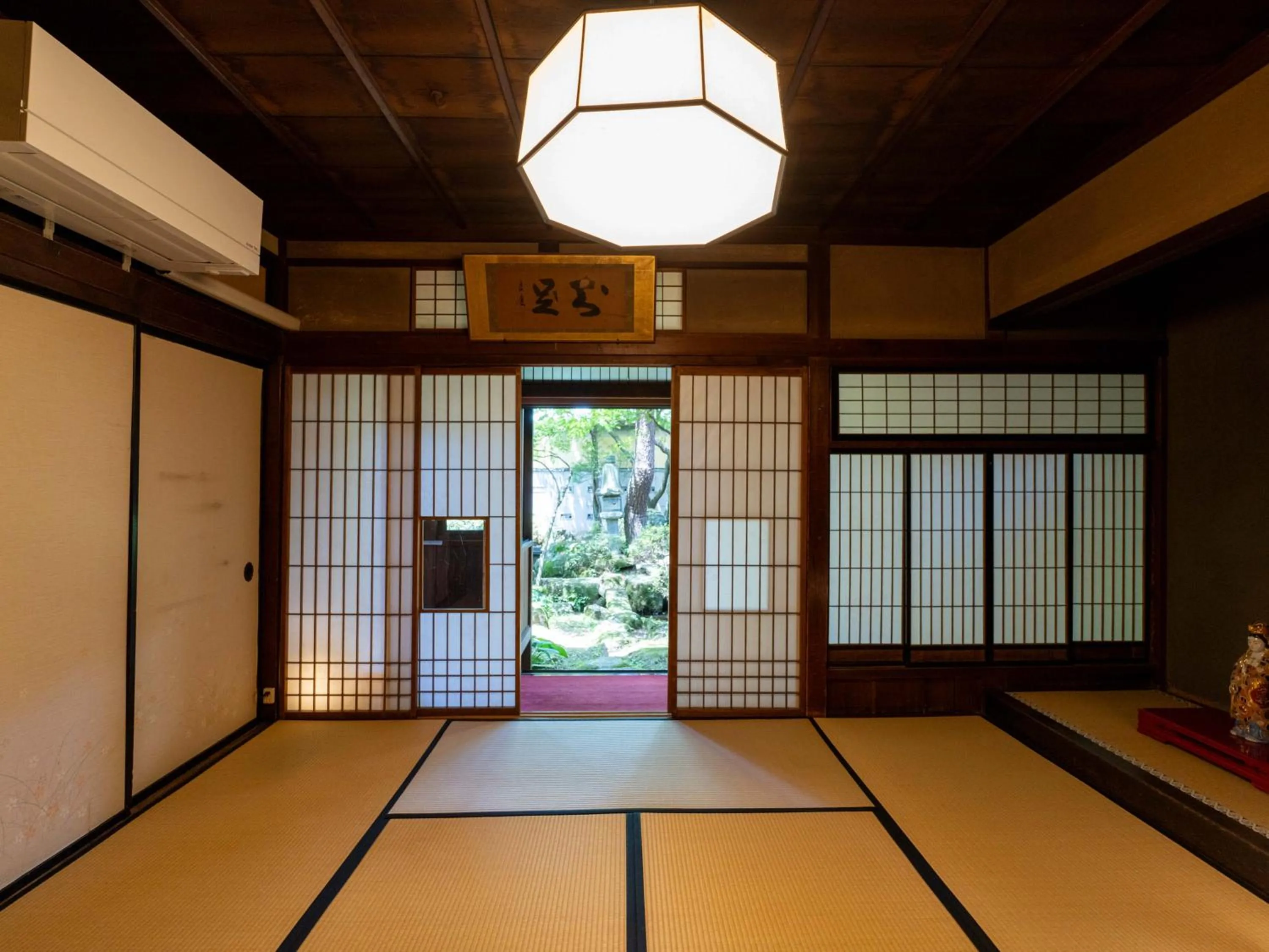 Garden in Temple Hotel Takayama Zenkoji
