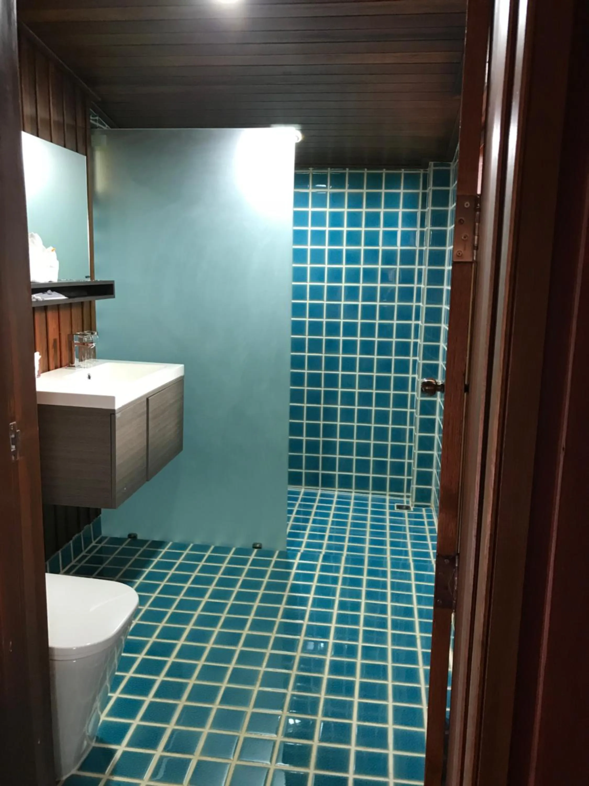 Bathroom in Erawan Villa Hotel