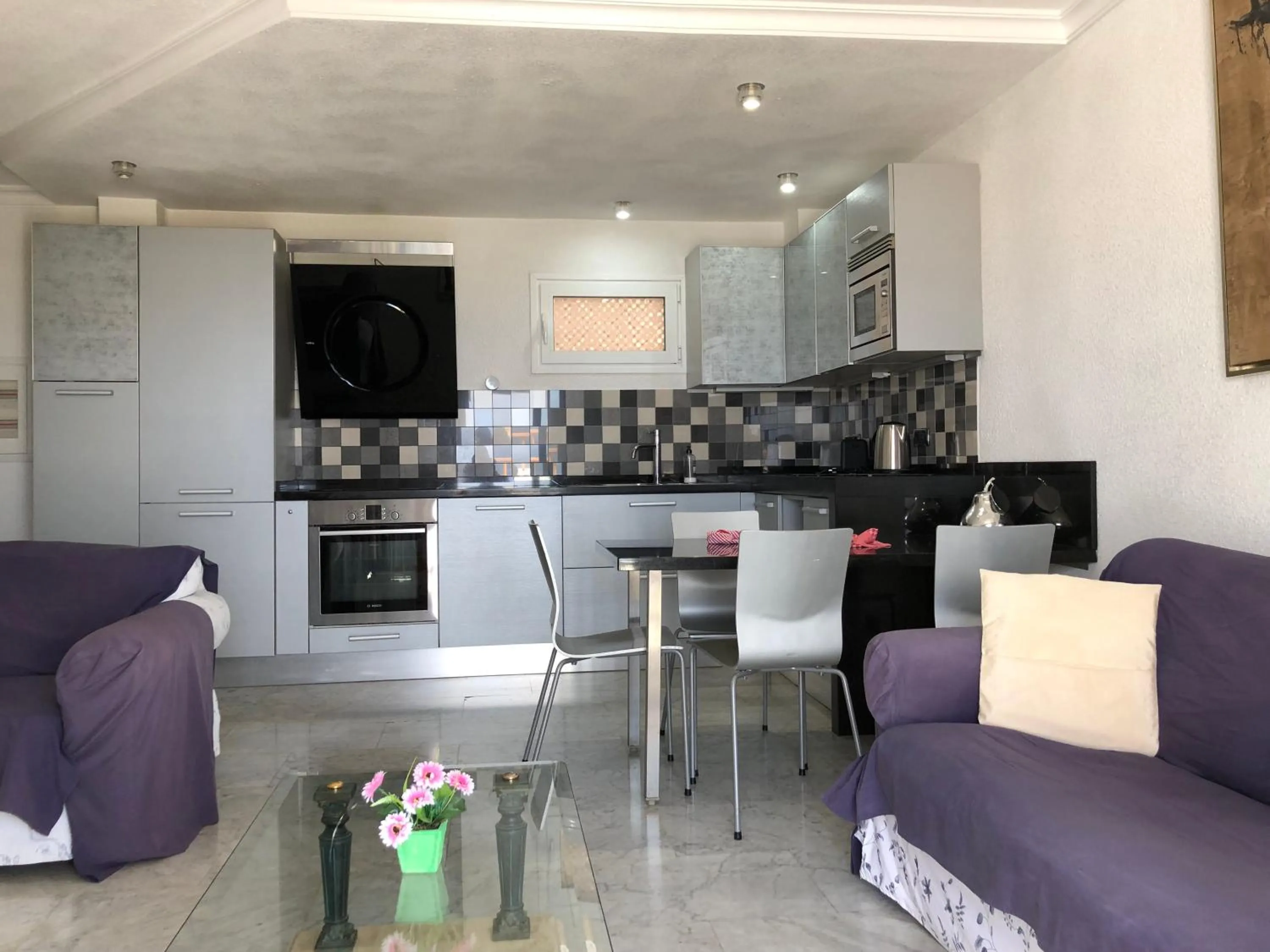 Coffee/tea facilities in Los Geranios