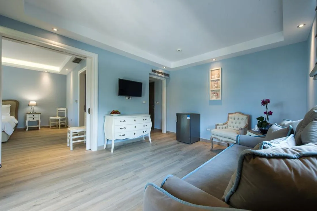 Living room in Adams Hotel