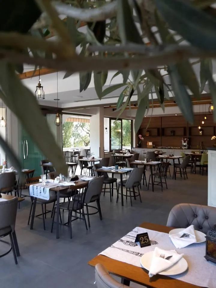 Food and drinks in Adams Hotel