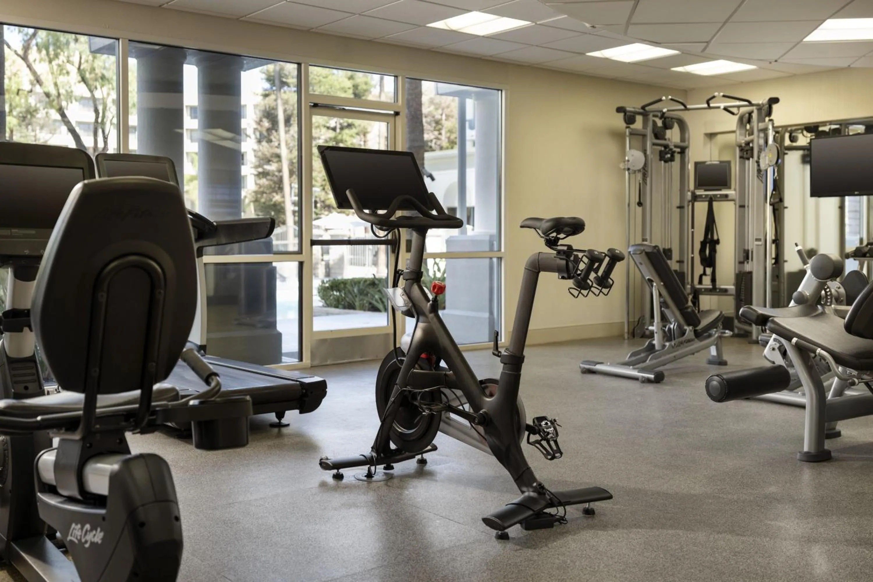 Fitness centre/facilities in Costa Mesa Marriott