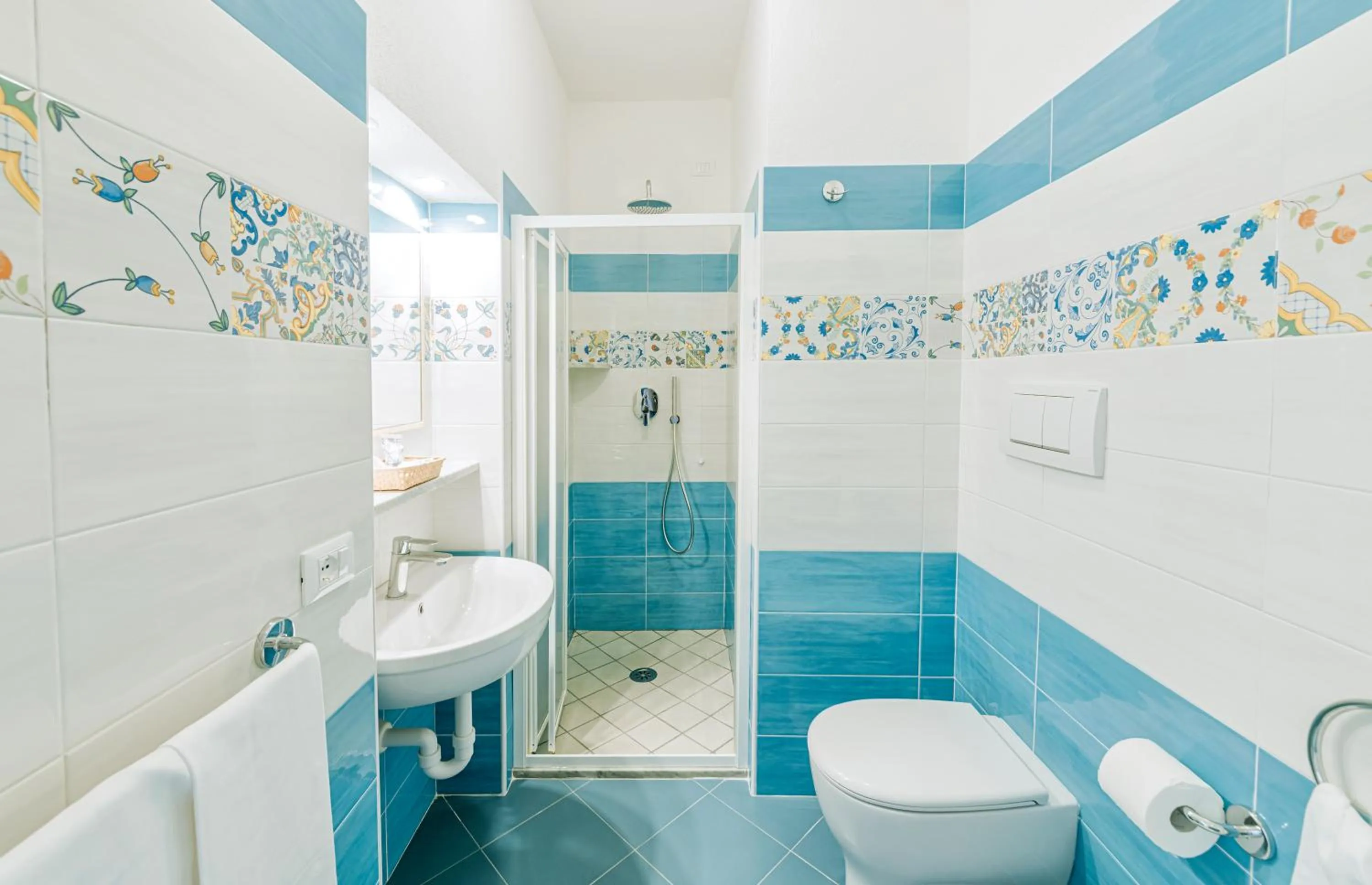 Shower in Hotel Villa D'Orta