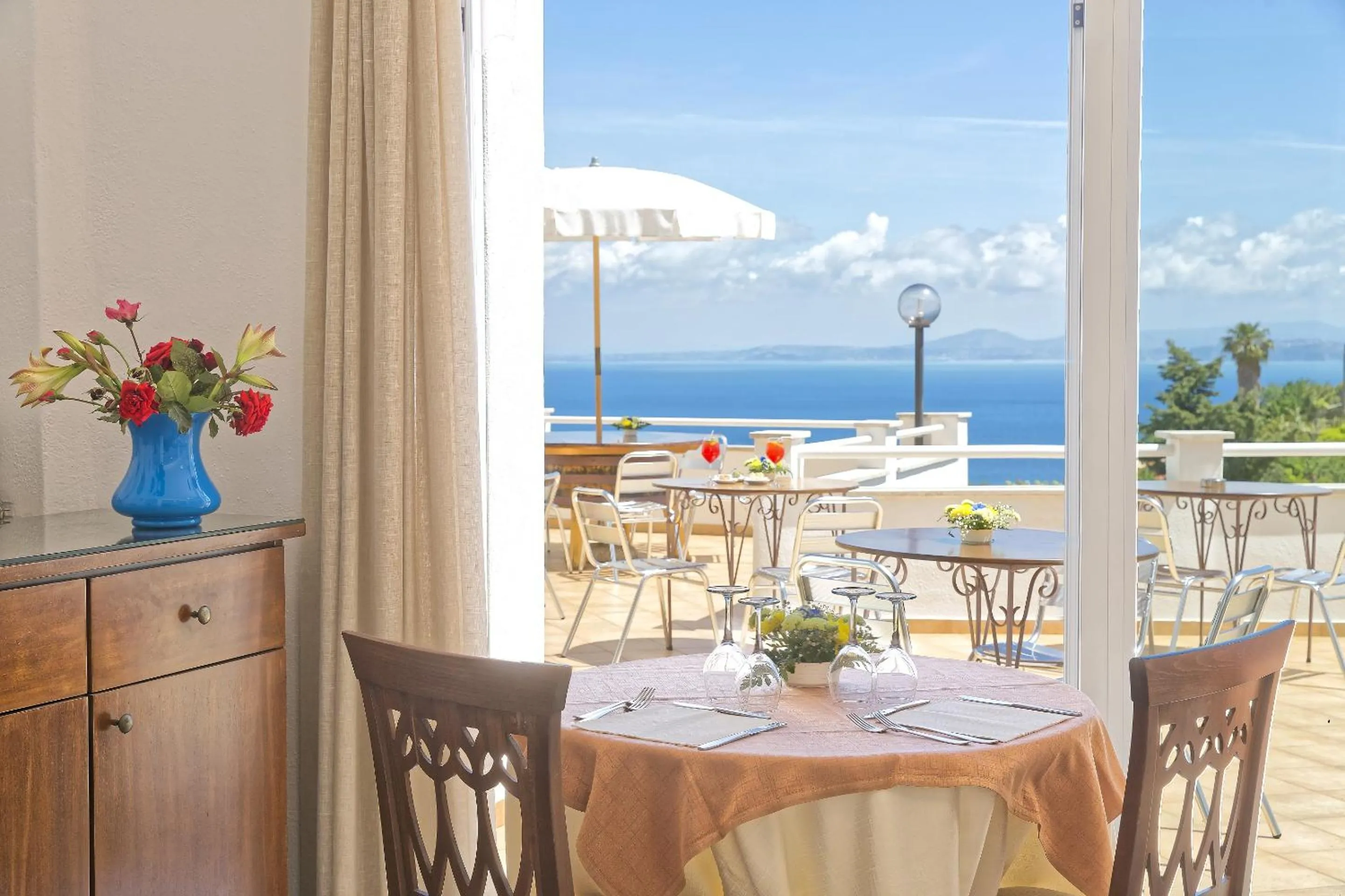 Lounge or bar in Hotel Villa D'Orta