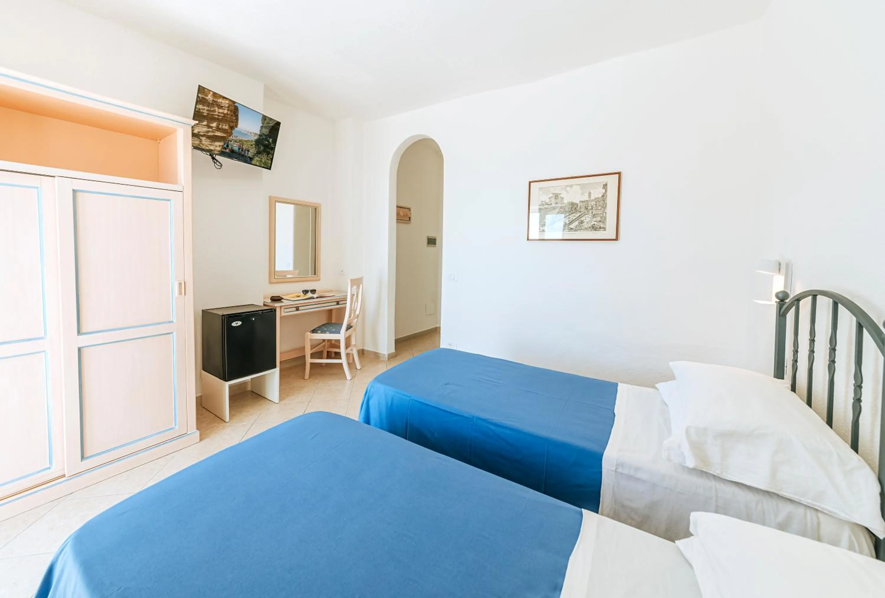 Balcony/Terrace, Bed in Hotel Villa D'Orta