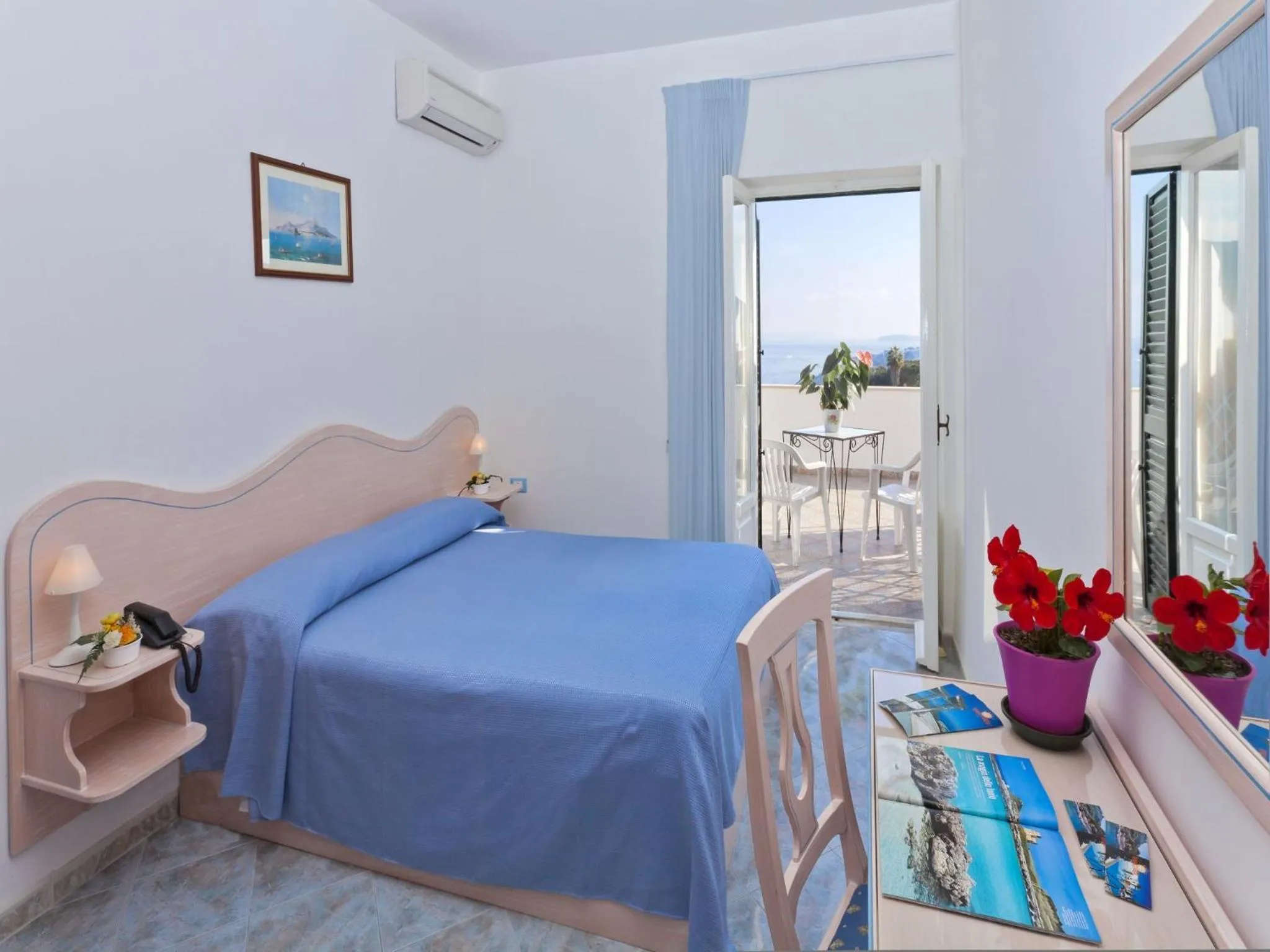 Bedroom, Bed in Hotel Villa D'Orta