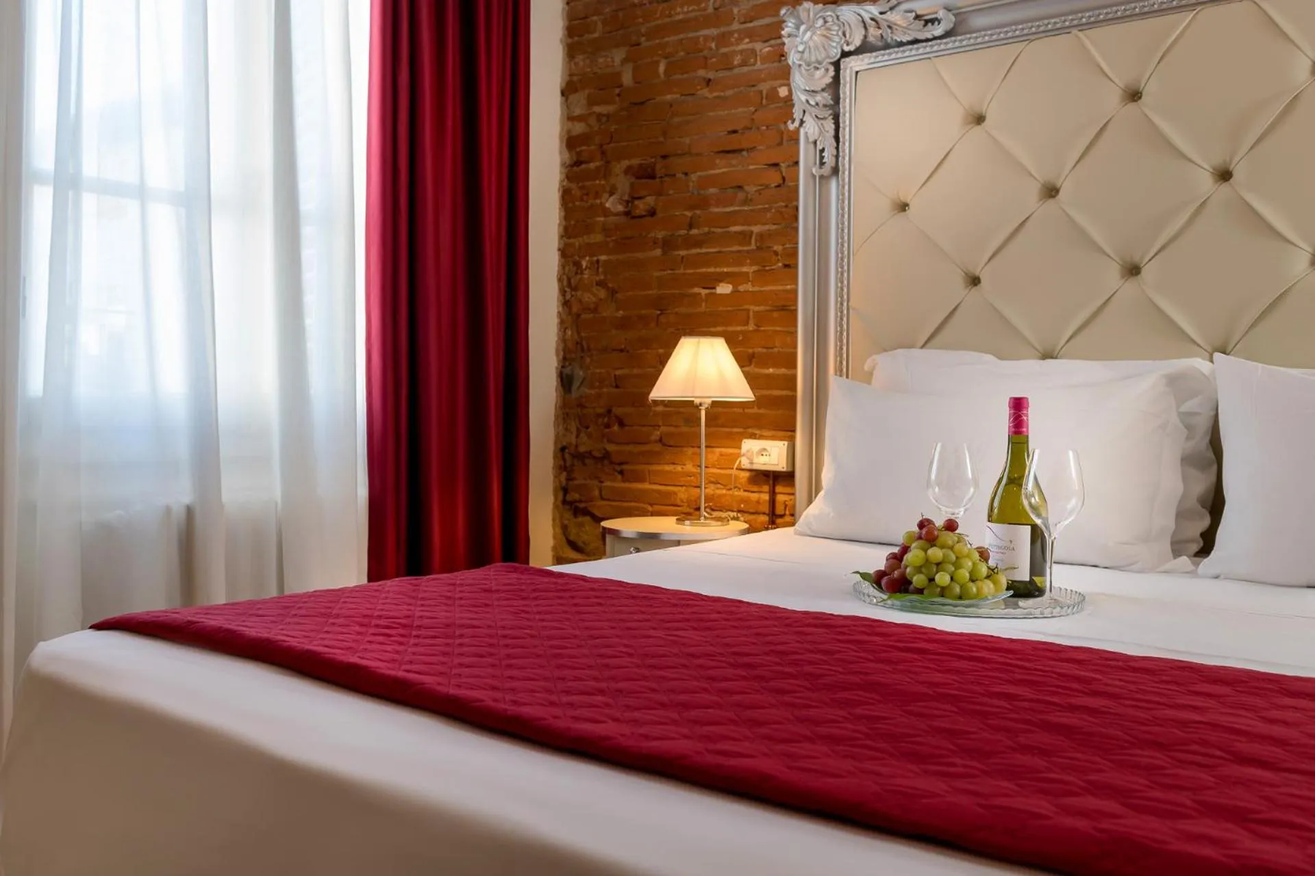 Bedroom, Bed in Residenza Conte di Cavour & Rooftop - dBe Hotels