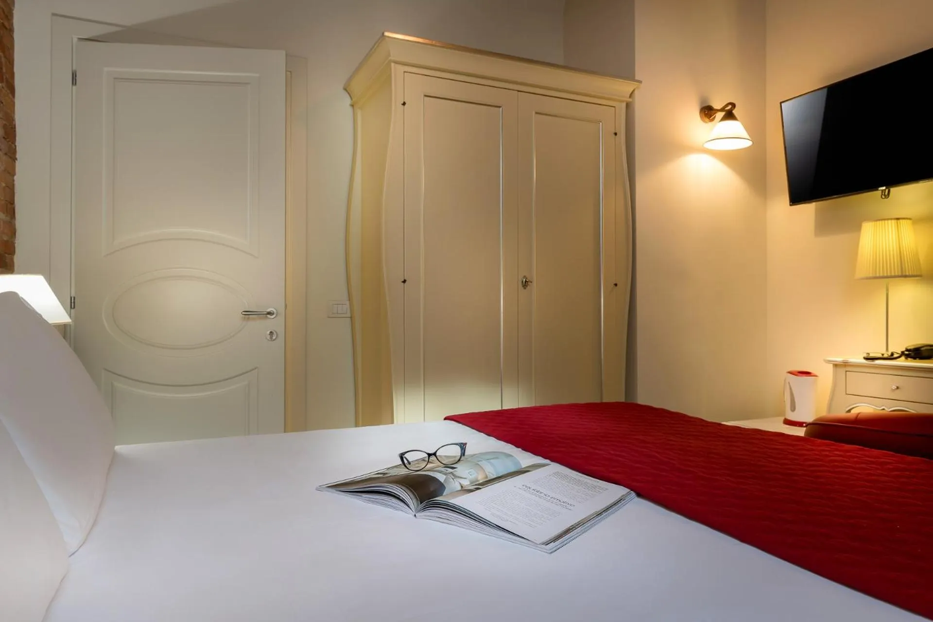 Bed in Residenza Conte di Cavour & Rooftop - dBe Hotels