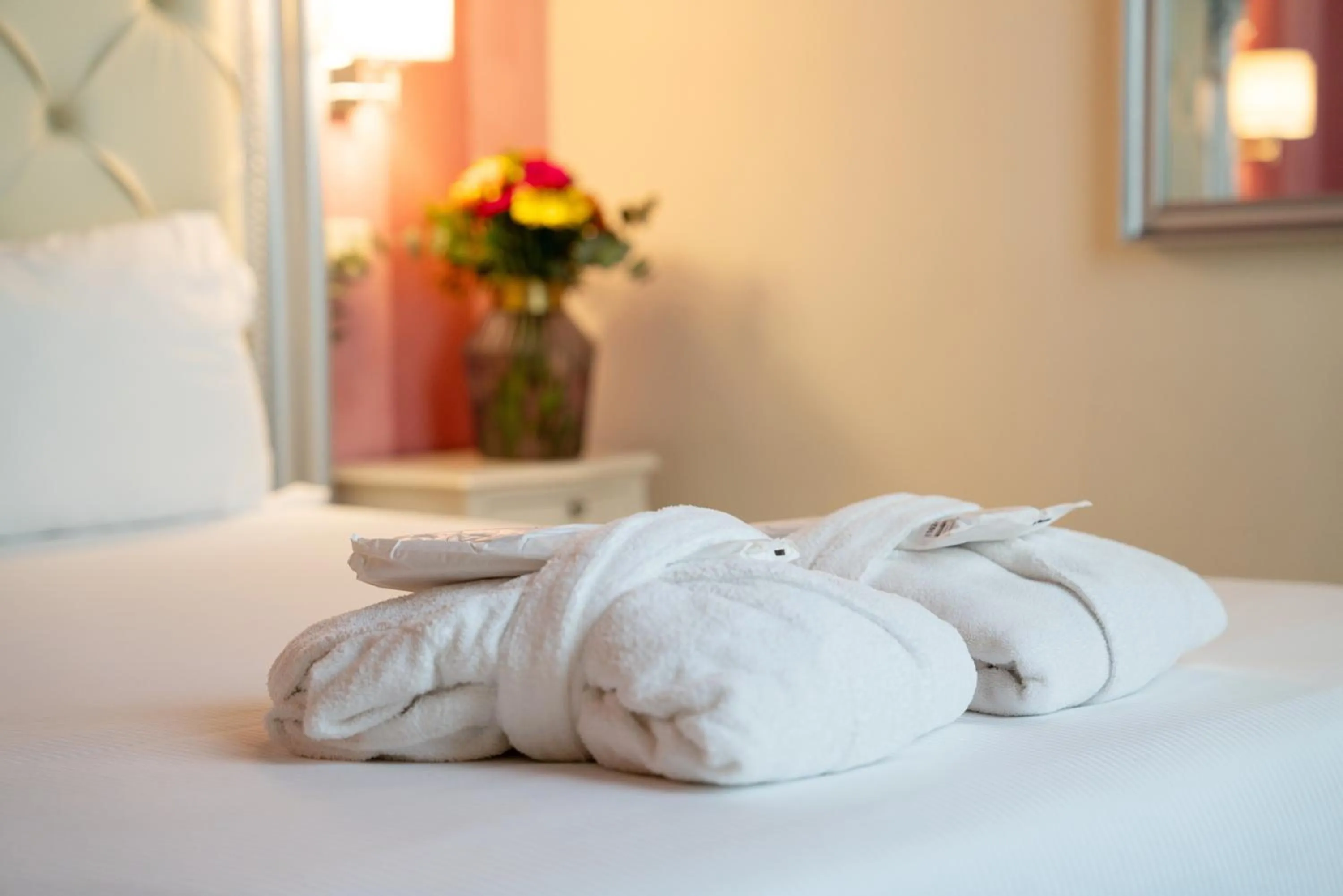 Bedroom, Bed in Residenza Conte di Cavour & Rooftop - dBe Hotels