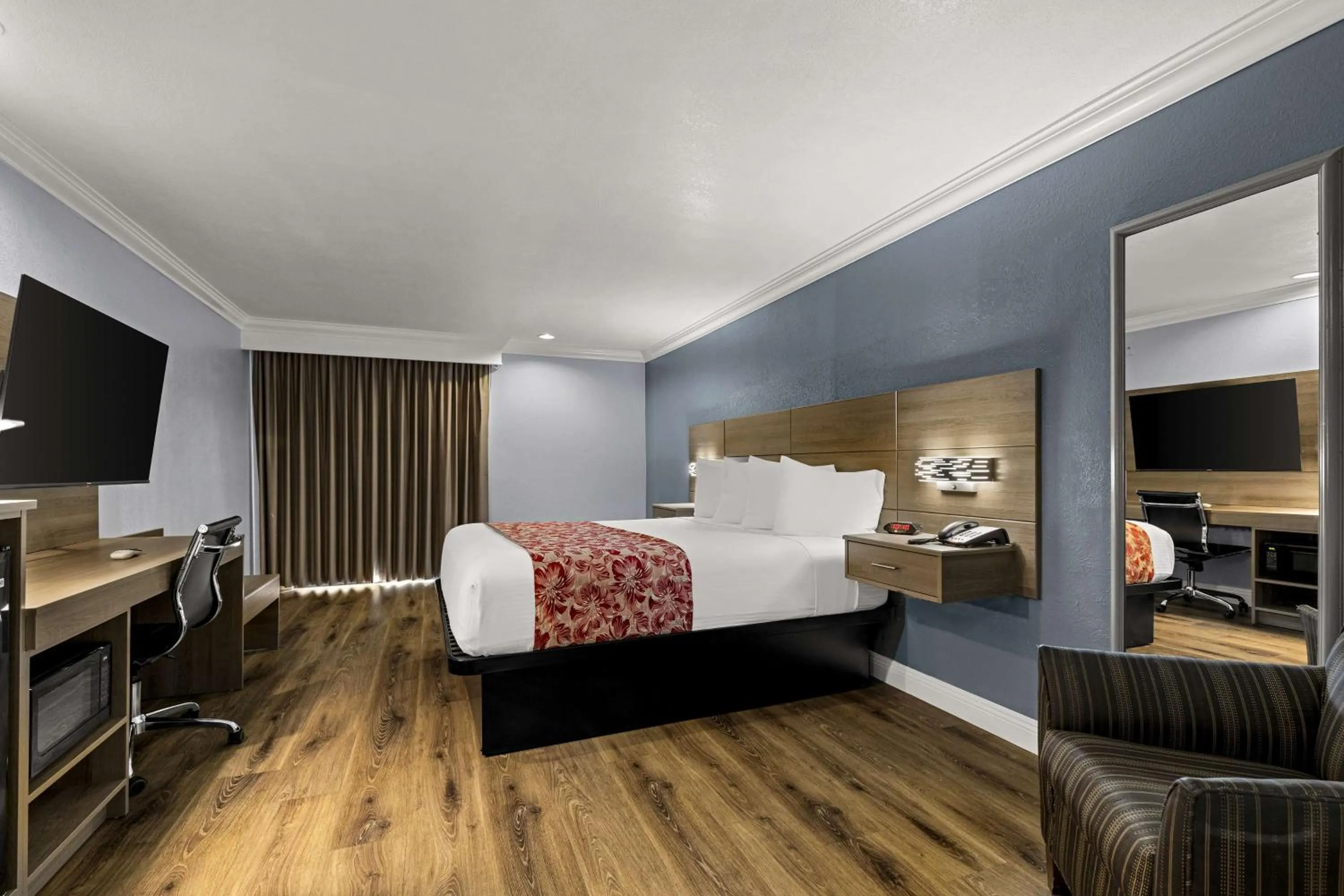 Bedroom, Bed in Best Western Moreno Hotel & Suites