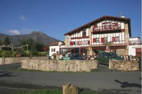 Facade/entrance in Hotel Pikassaria