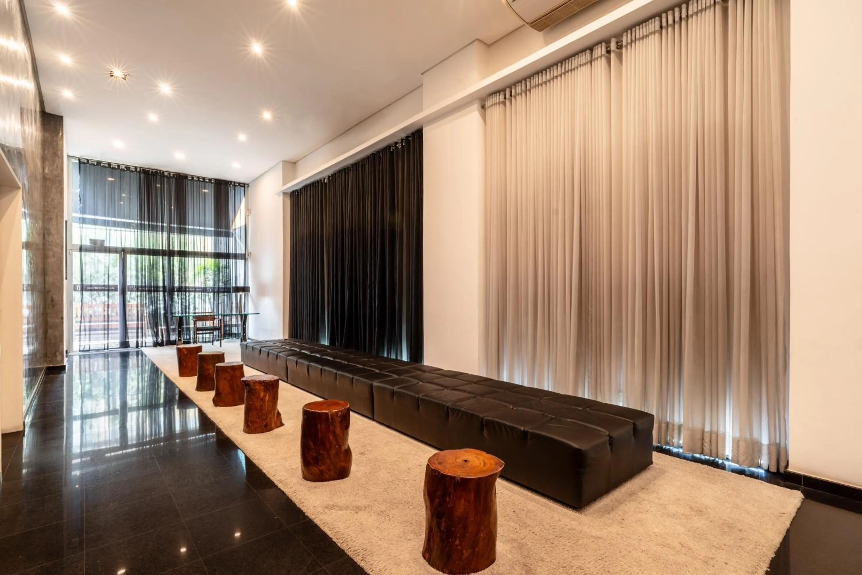 Living room in 155 Hotel