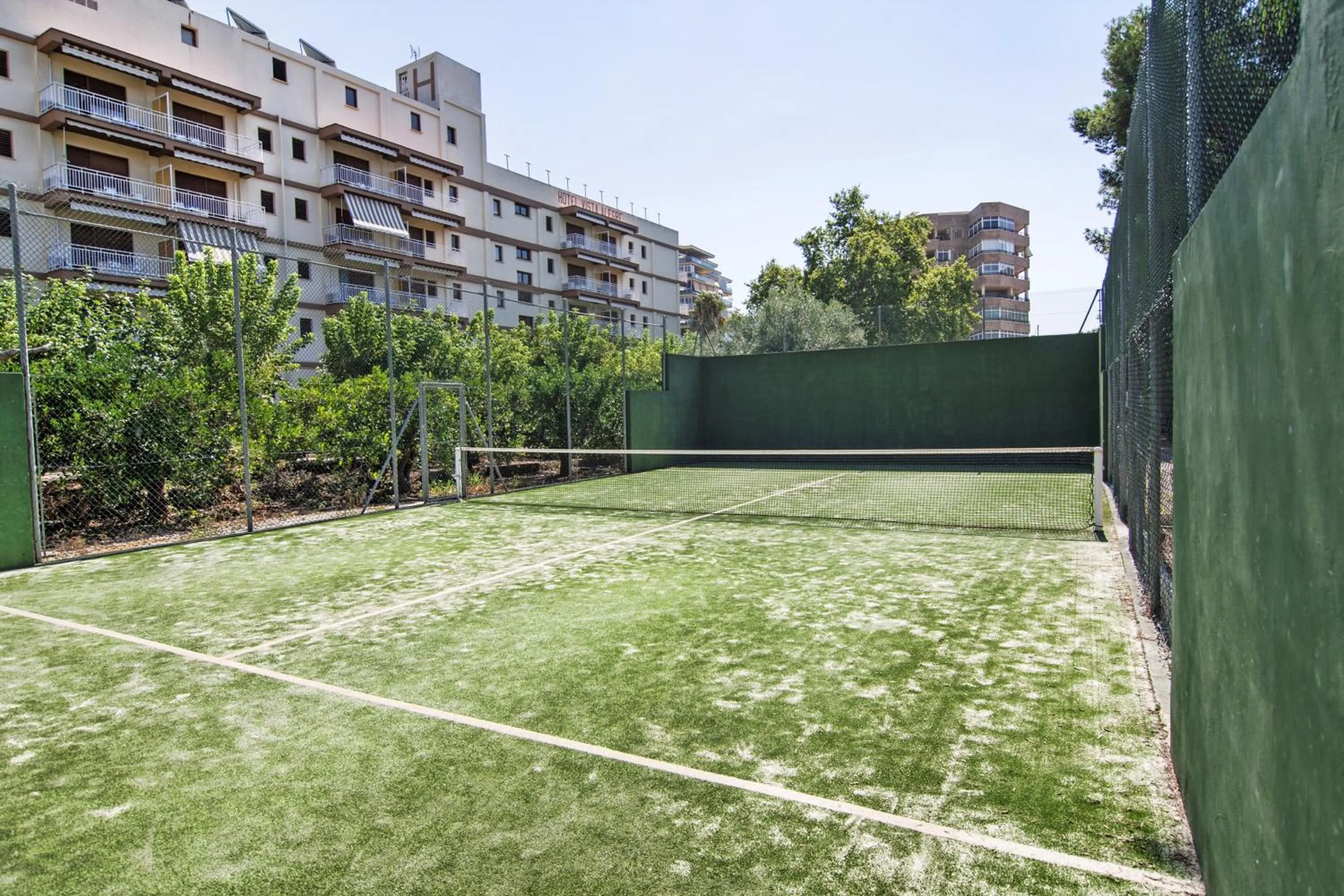 Tennis court in Vista Alegre