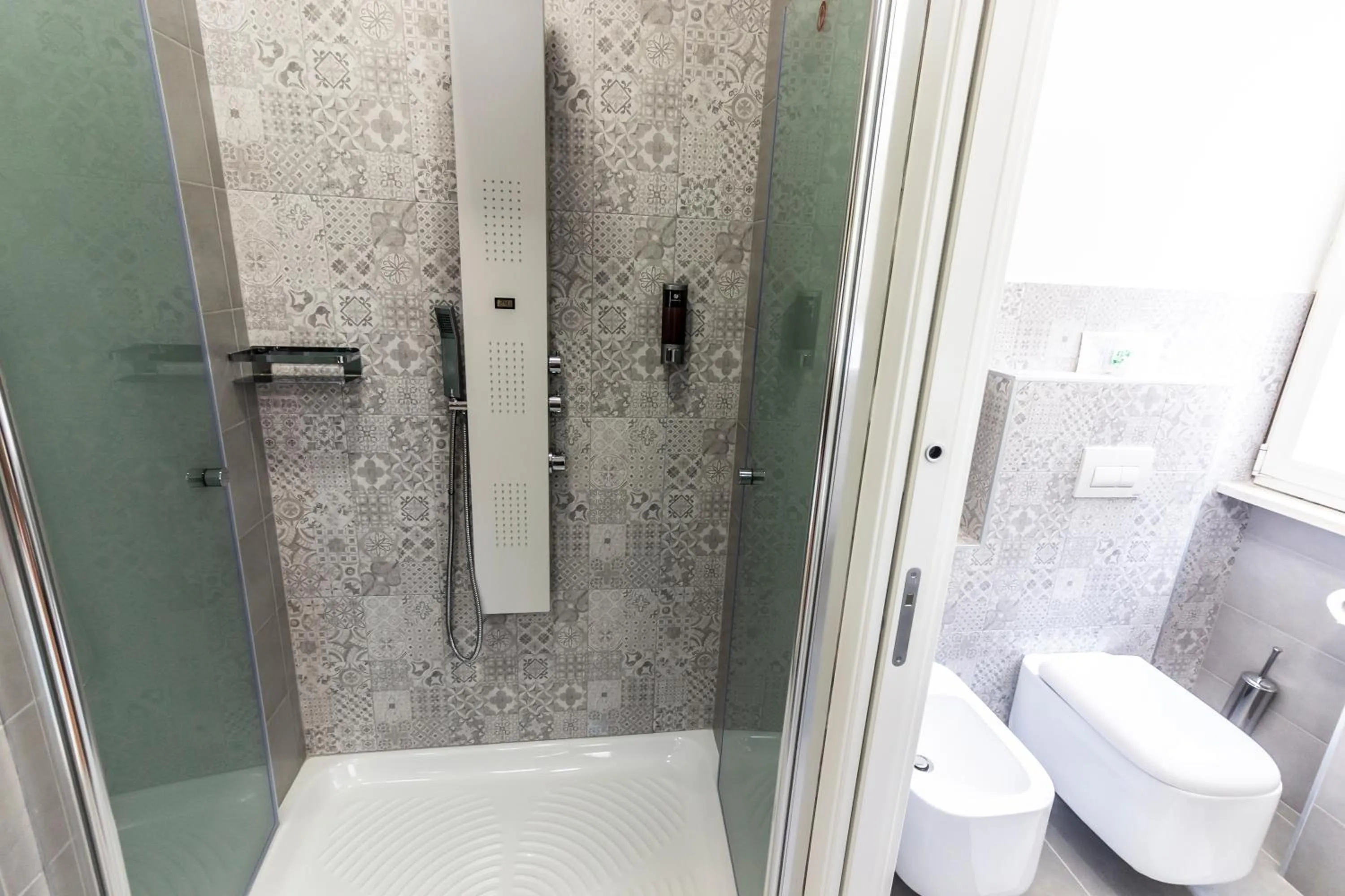 Shower in Hotel Gran Sasso & SPA