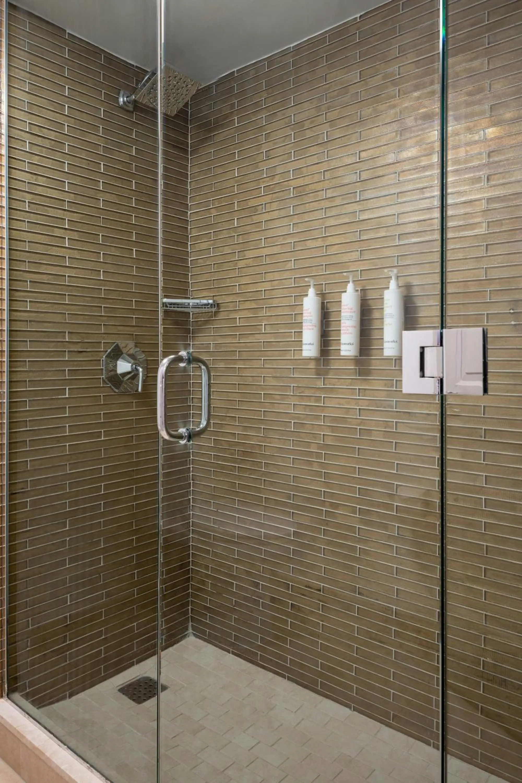 Bathroom in Tampa Airport Marriott