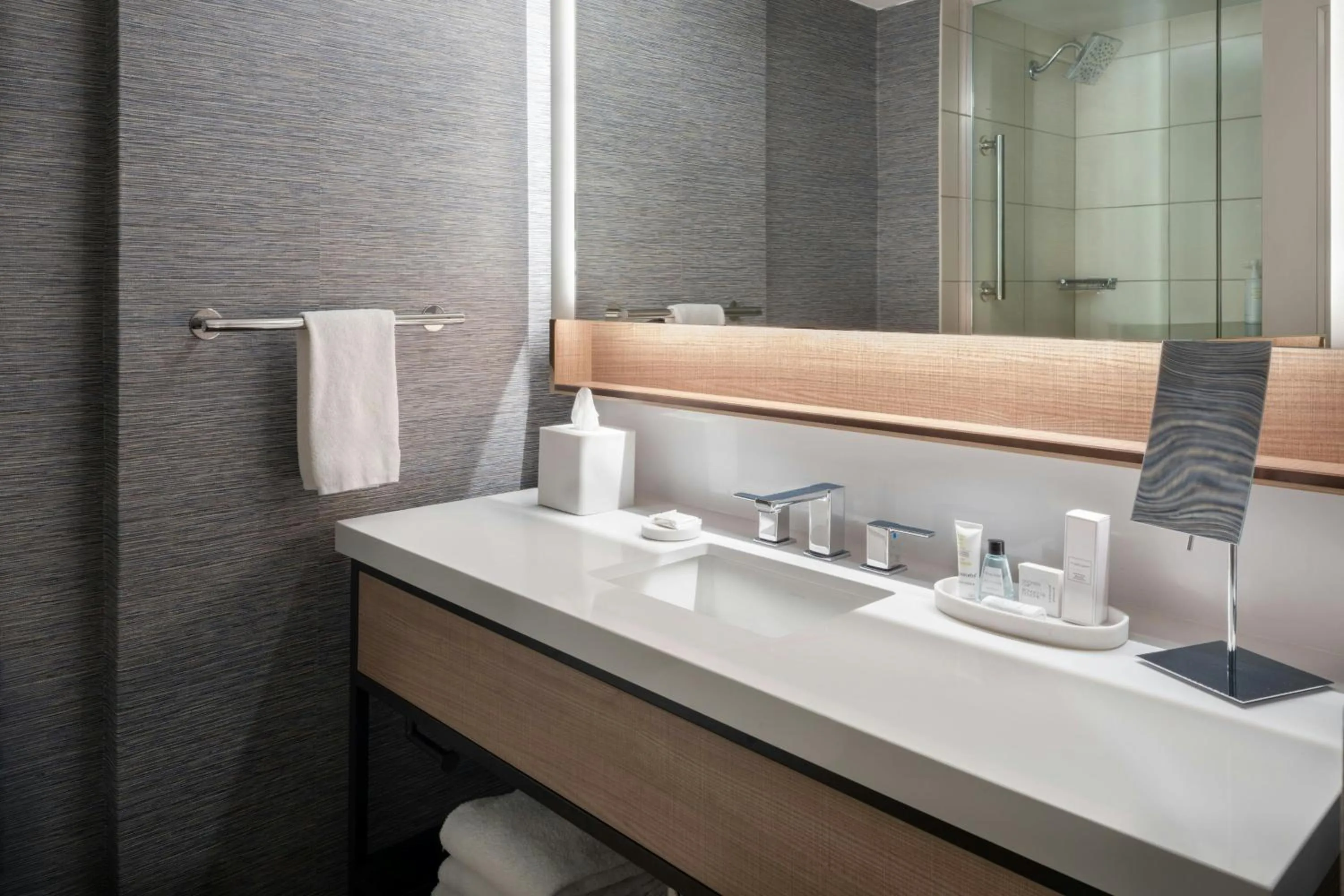 Bathroom in Tampa Airport Marriott