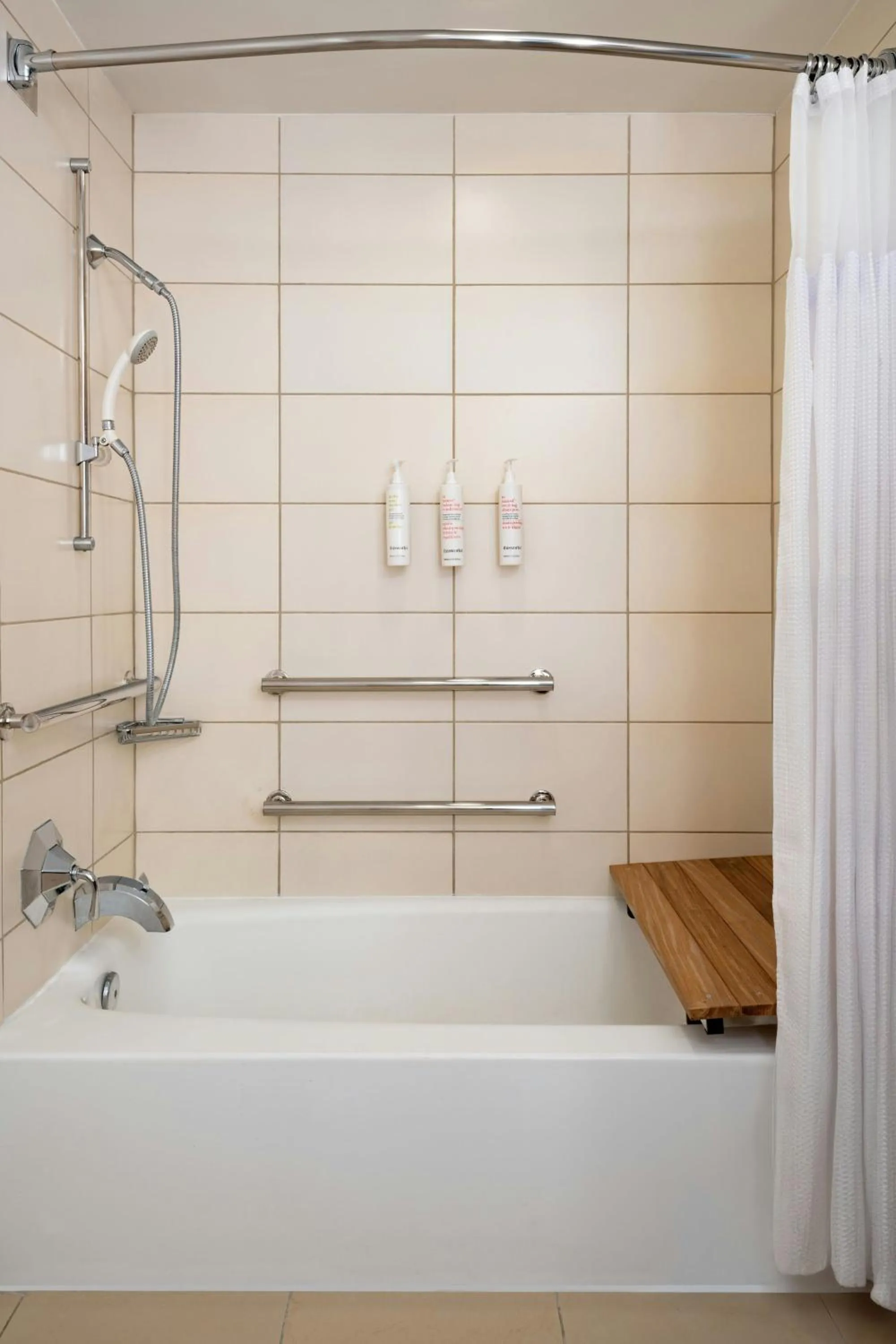 Bathroom in Tampa Airport Marriott