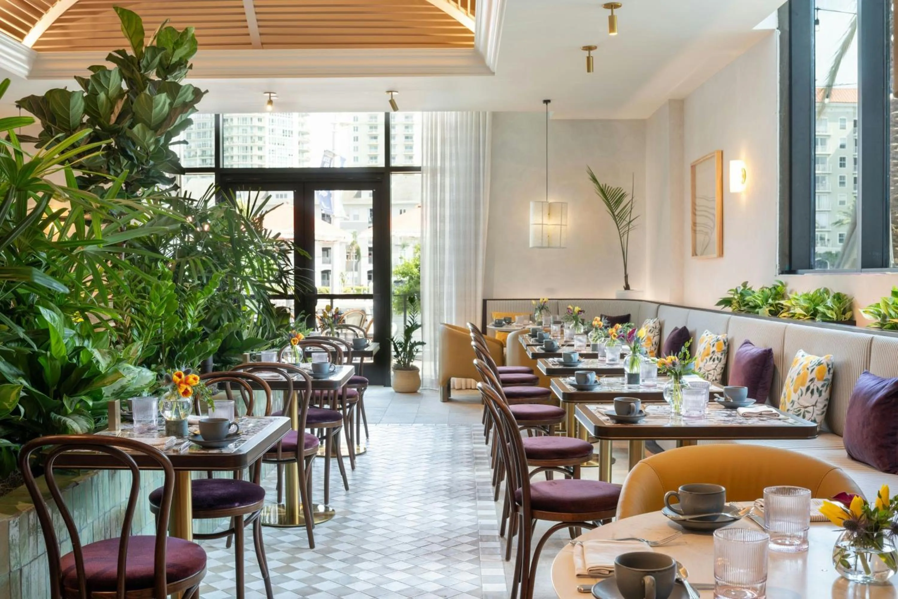 Restaurant/places to eat in Tampa Marriott Water Street