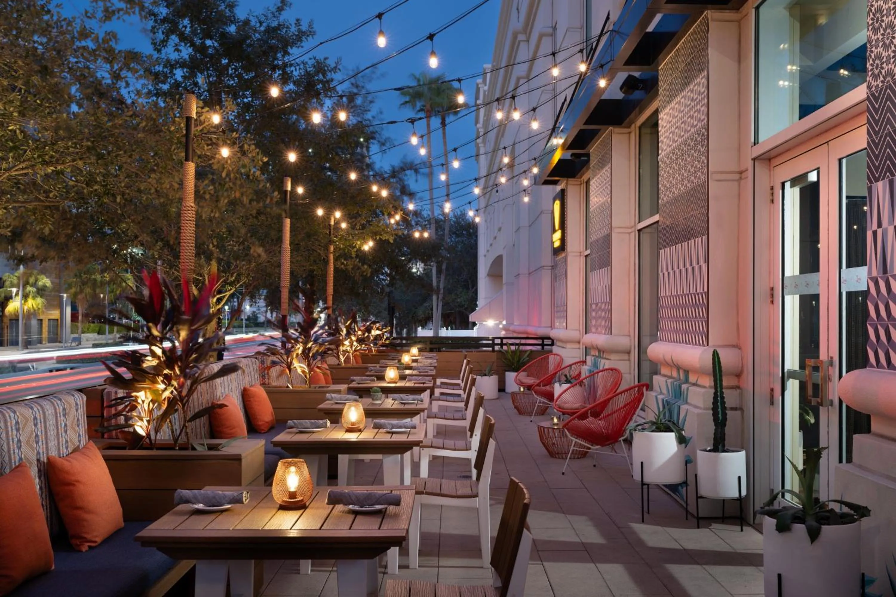 Restaurant/places to eat in Tampa Marriott Water Street