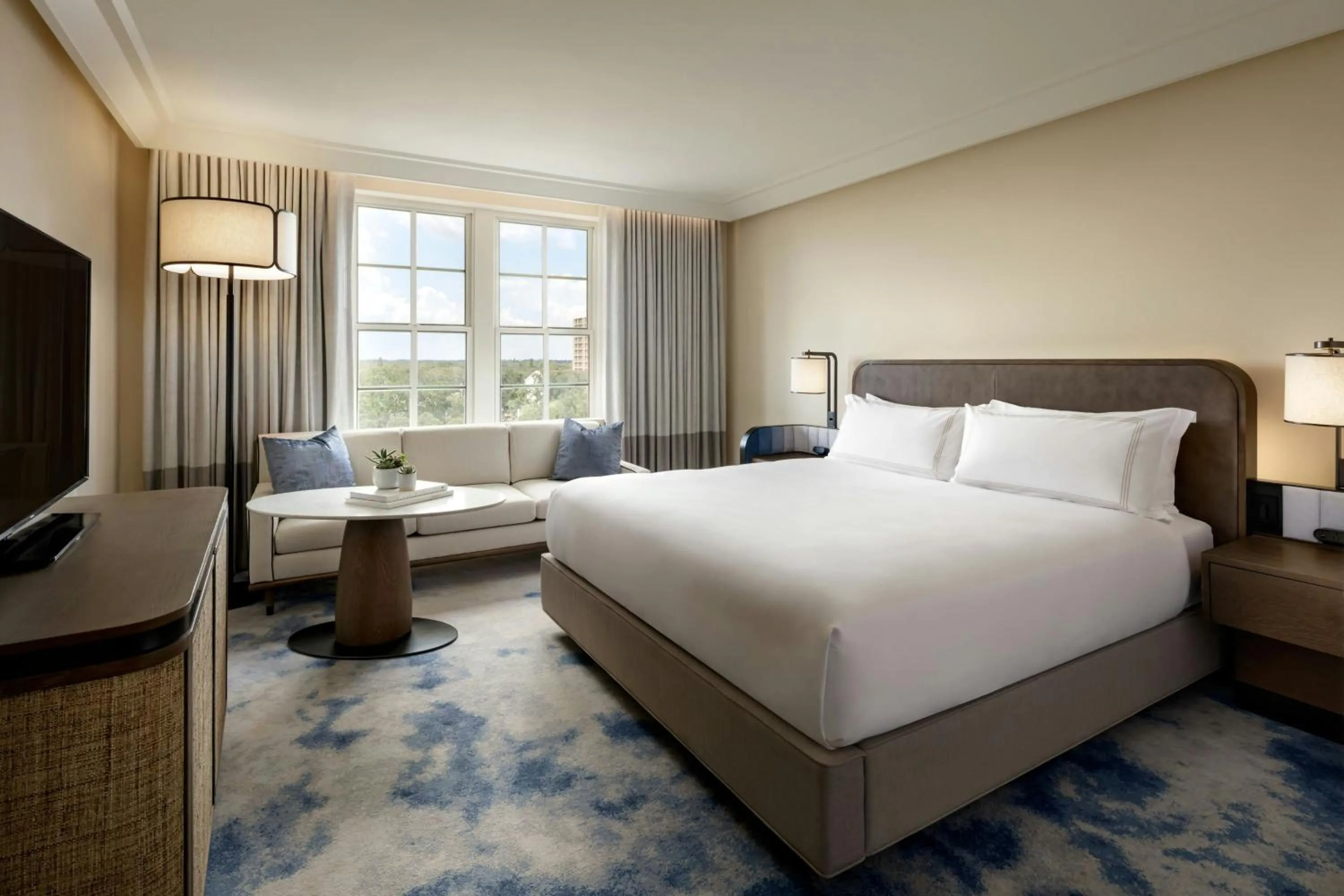 Photo of the whole room, Bed in The Vinoy Resort & Golf Club, Autograph Collection