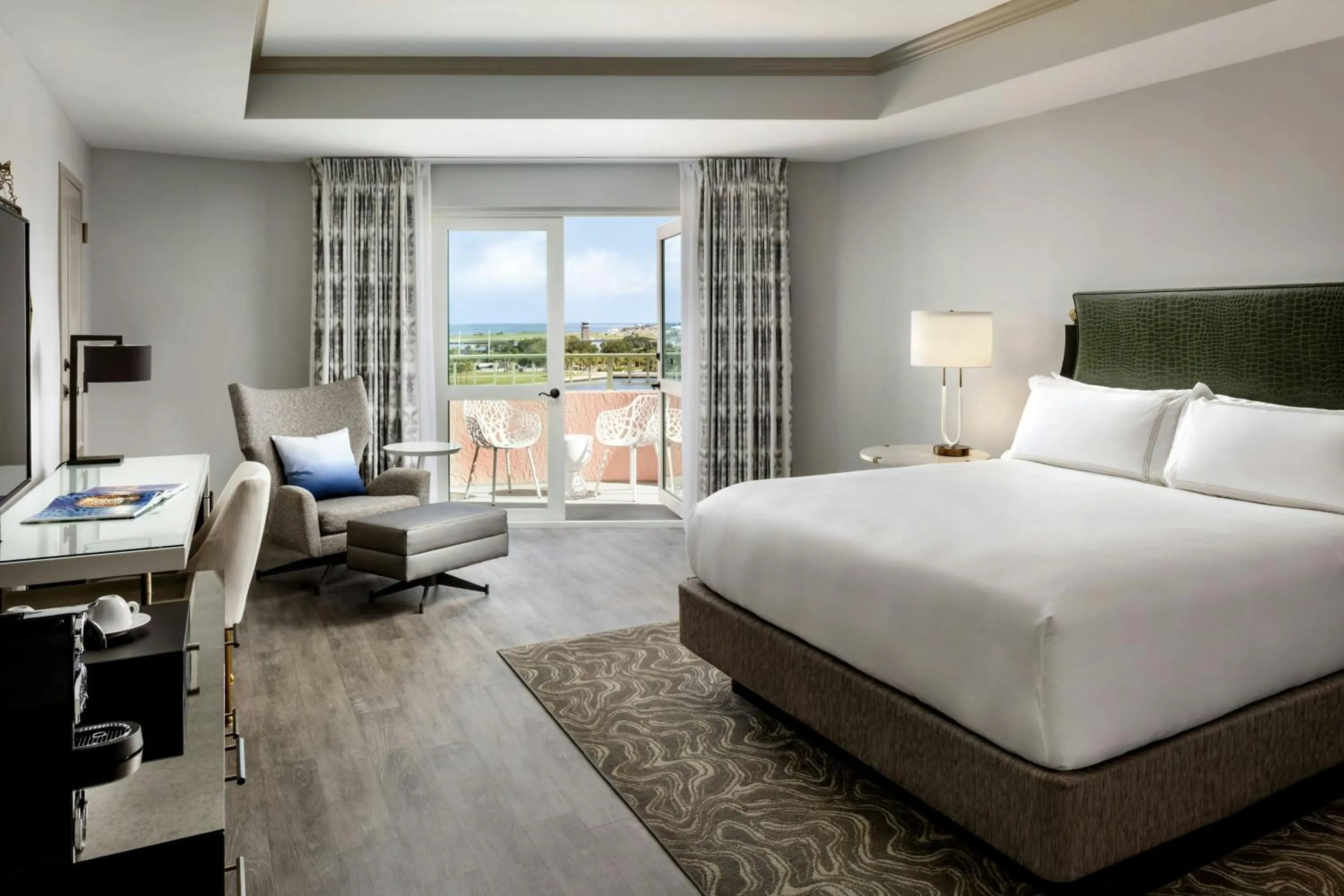 Bedroom, Bed in The Vinoy Resort & Golf Club, Autograph Collection