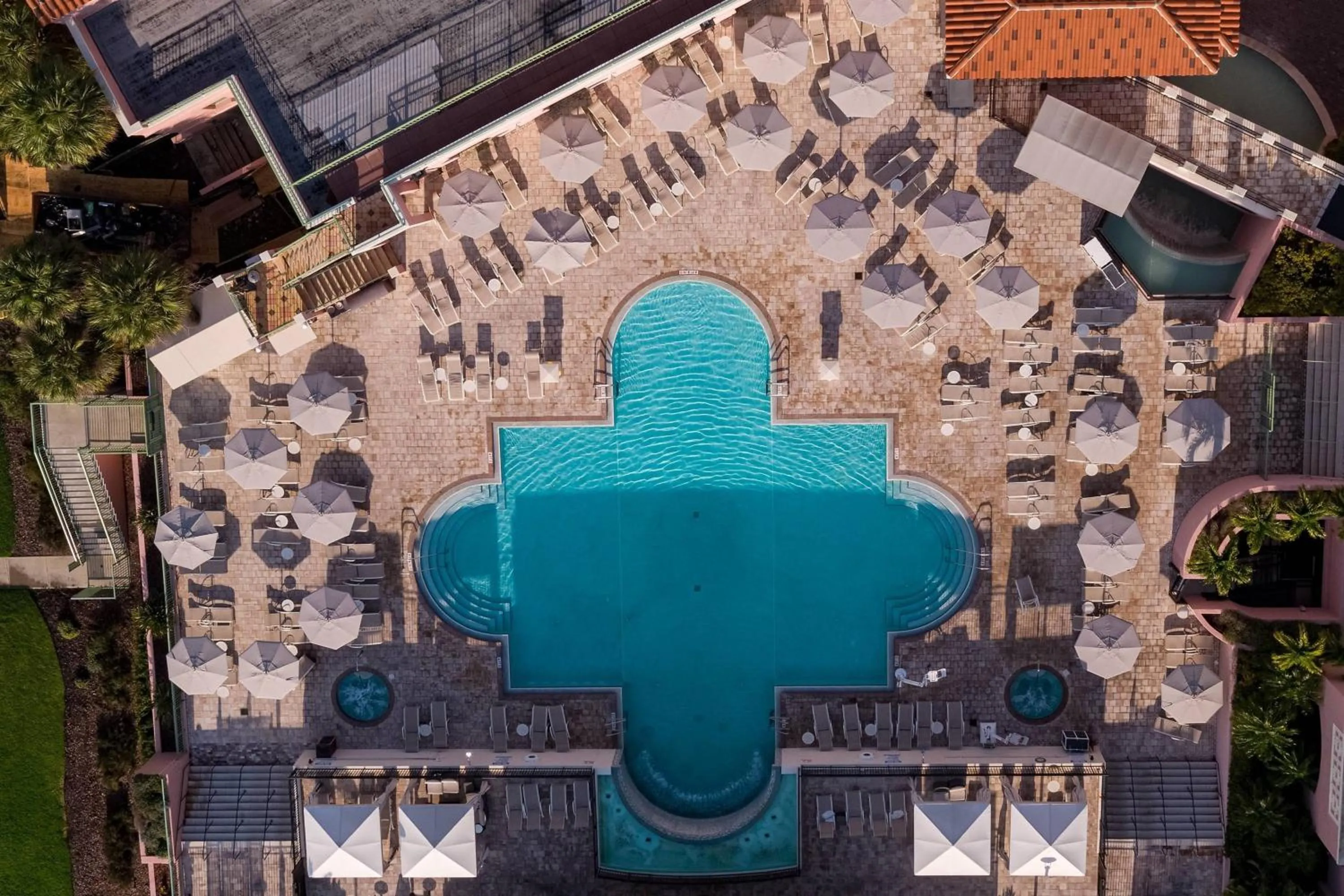Swimming pool in The Vinoy Resort & Golf Club, Autograph Collection