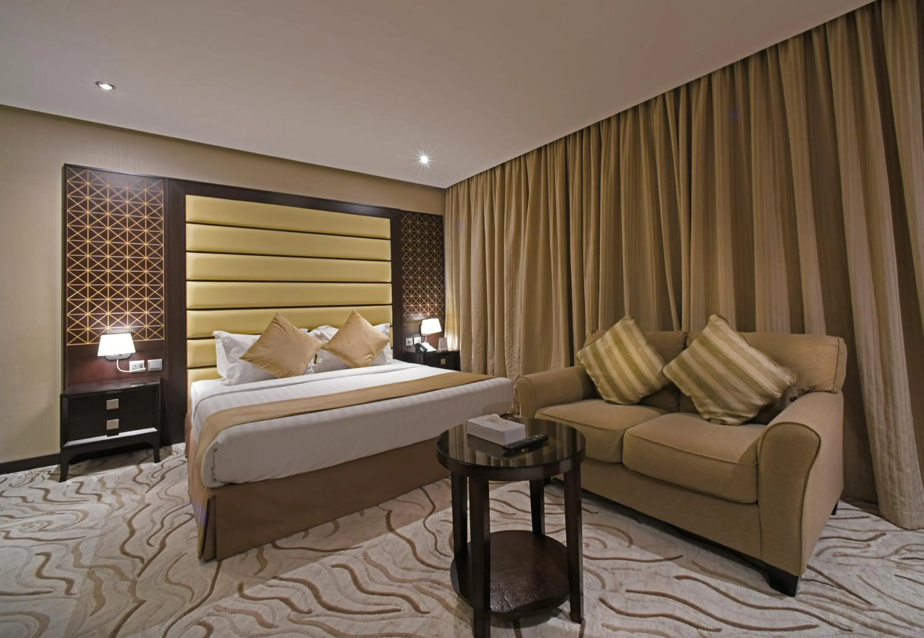 Photo of the whole room, Bed in Naviti Warwick Al Khobar