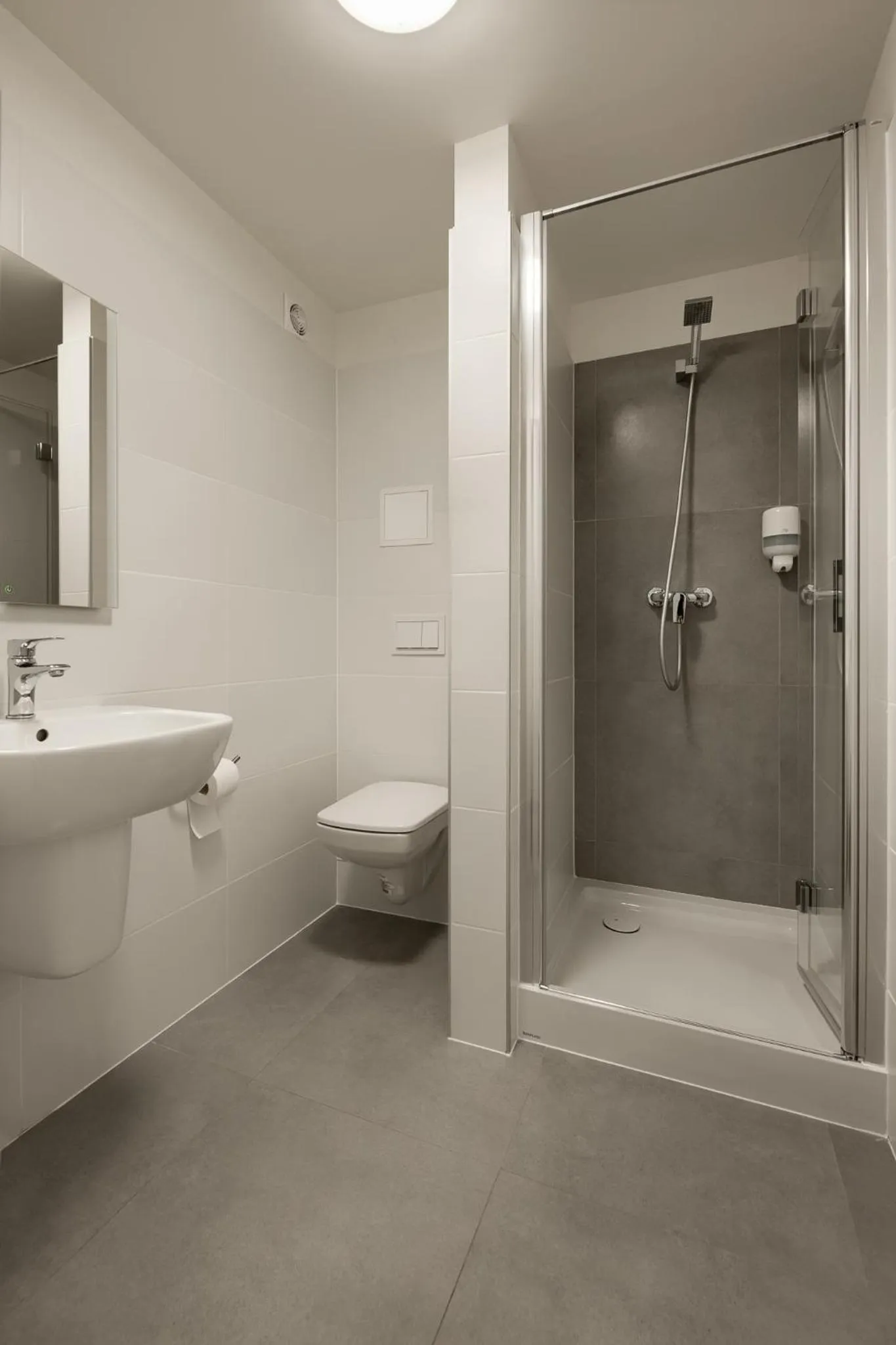 Shower in Płonia Resort