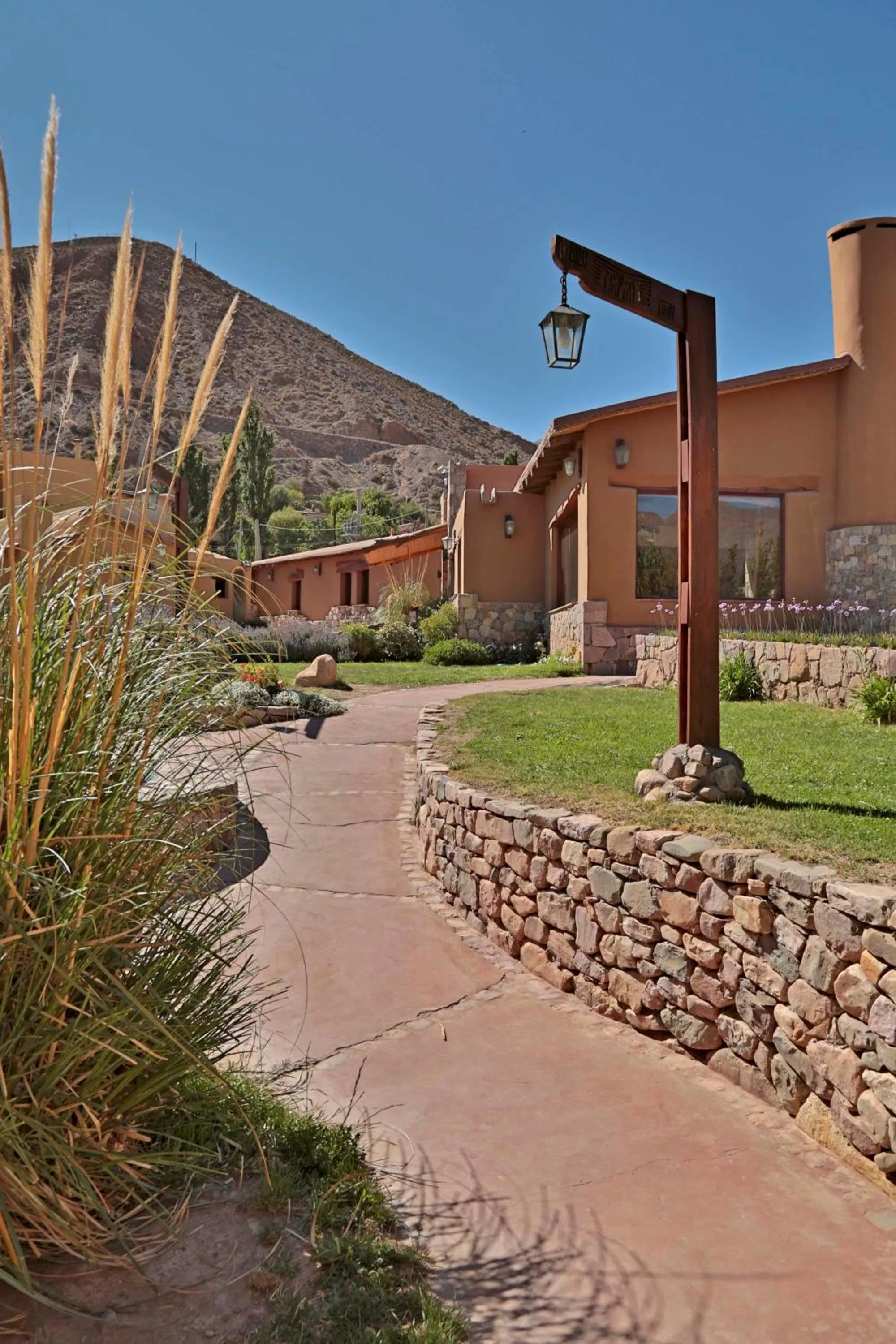 Property building in Hotel El Reposo Del Diablo